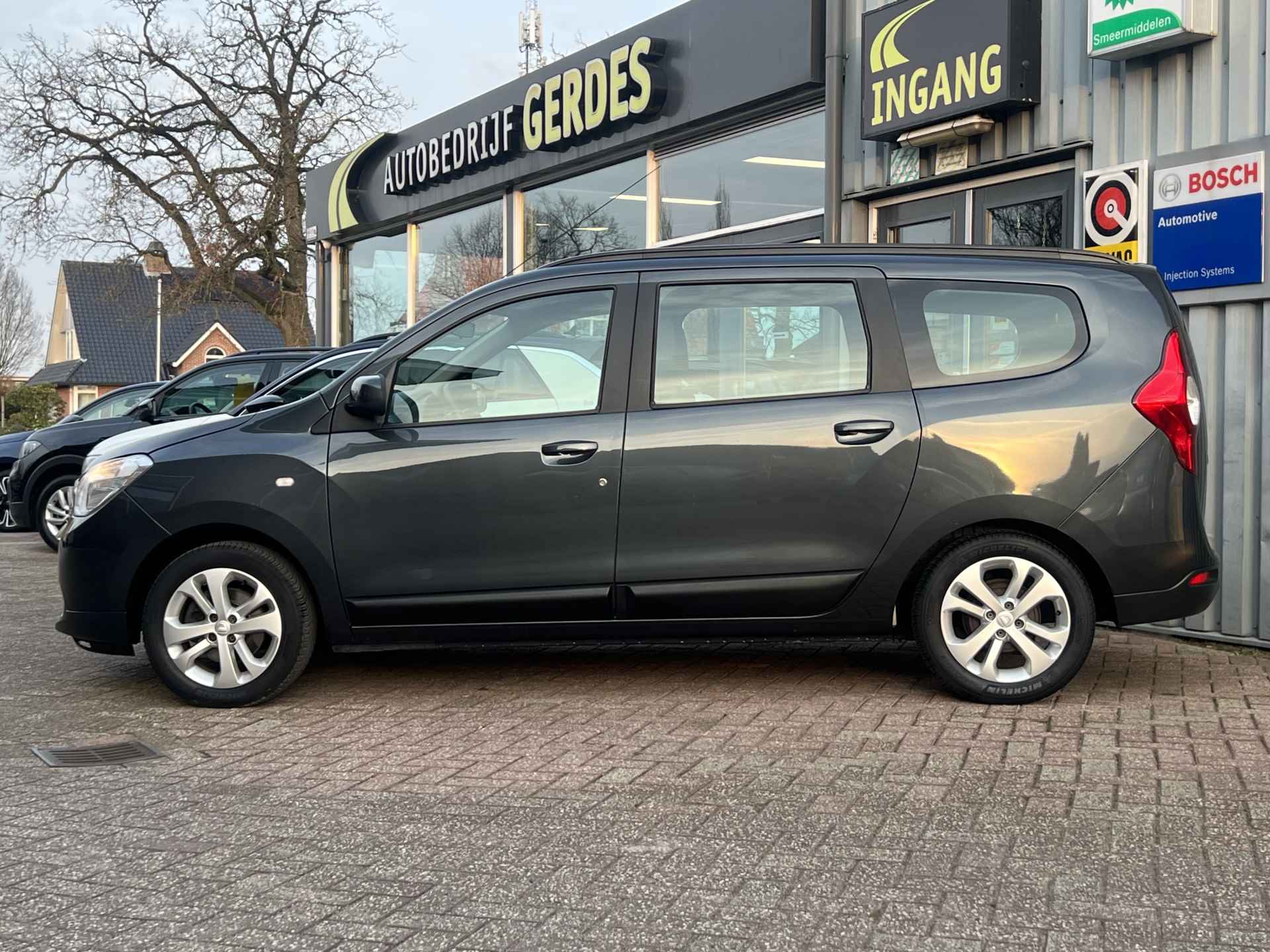 Dacia Lodgy 1.2 TCe Lauréate 5p. | EERSTE EIGENAAR | AIRCO | NAVIGATIE | - 3/26