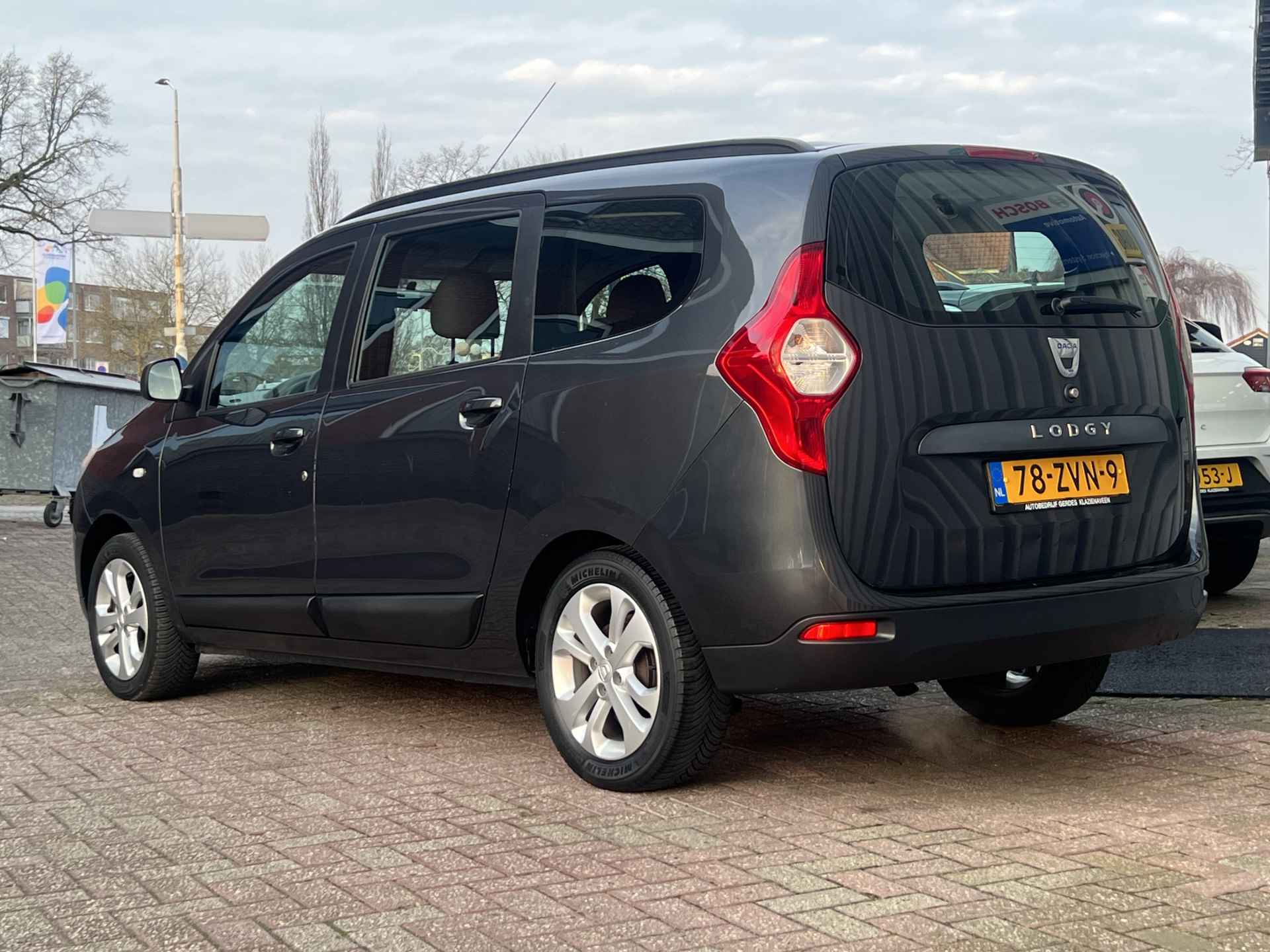 Dacia Lodgy 1.2 TCe Lauréate 5p. | EERSTE EIGENAAR | AIRCO | NAVIGATIE | - 4/26