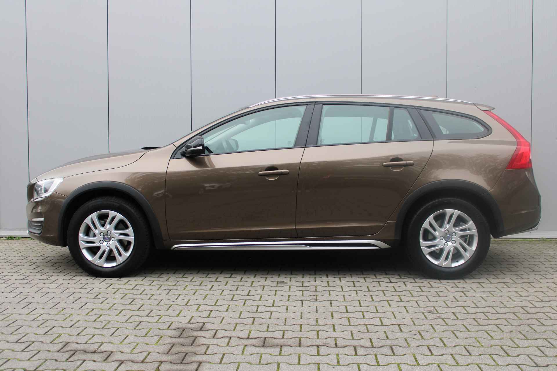 Volvo V60 Cross Country D3 Nordic+ | Sportstoelen | Trekhaak | El. Verstelbare voorstoelen | - 5/27