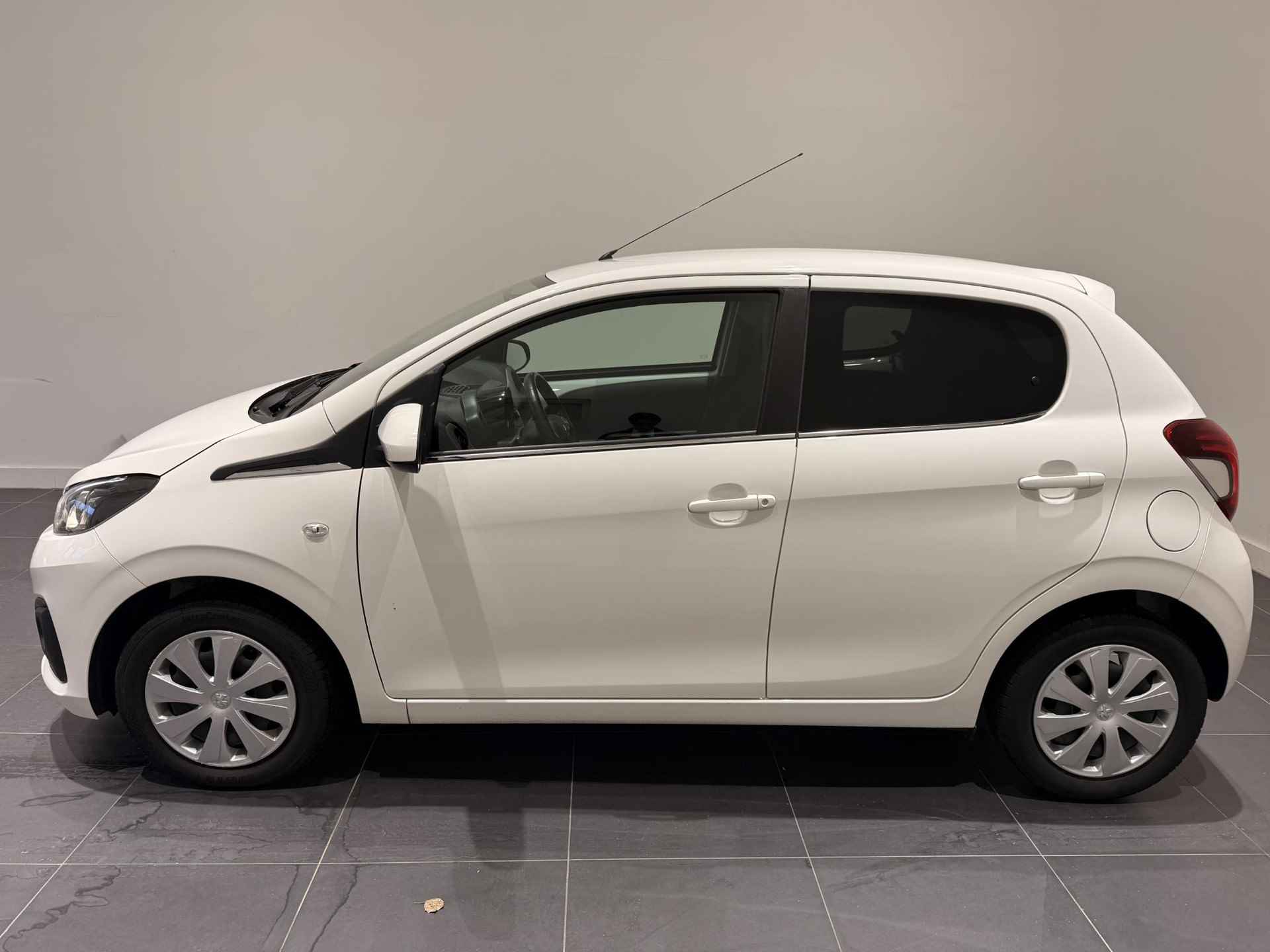 Peugeot 108 1.0 e-VTi Active | Airco | elektrische ramen | Zuinig! - 4/23