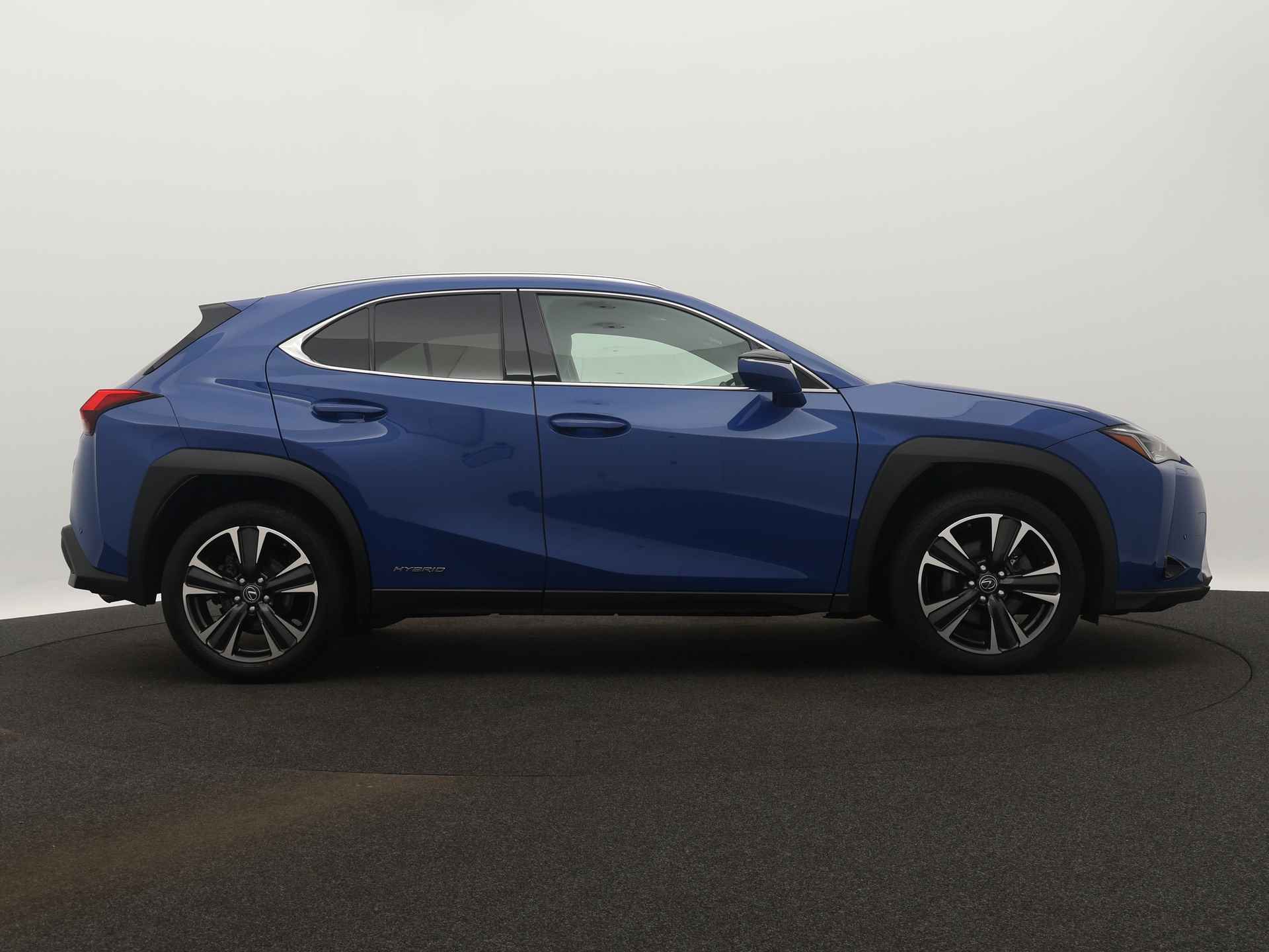 Lexus UX 250h Business Line Limited | Parkeersensoren | LM velgen | Camera | Stoel en stuurwiel verwarmd | - 16/45