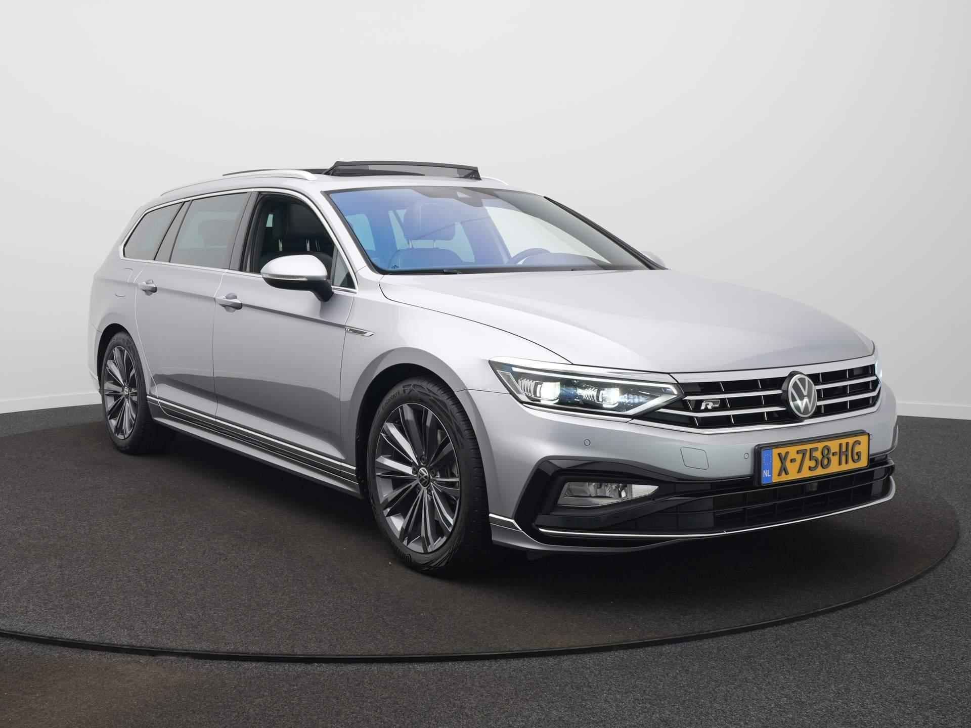 Volkswagen Passat Variant 1.5 TSI R-Line Business DSG / Panodak / Elek. Trekhaak / Leer / Harman-Kardon - 3/62