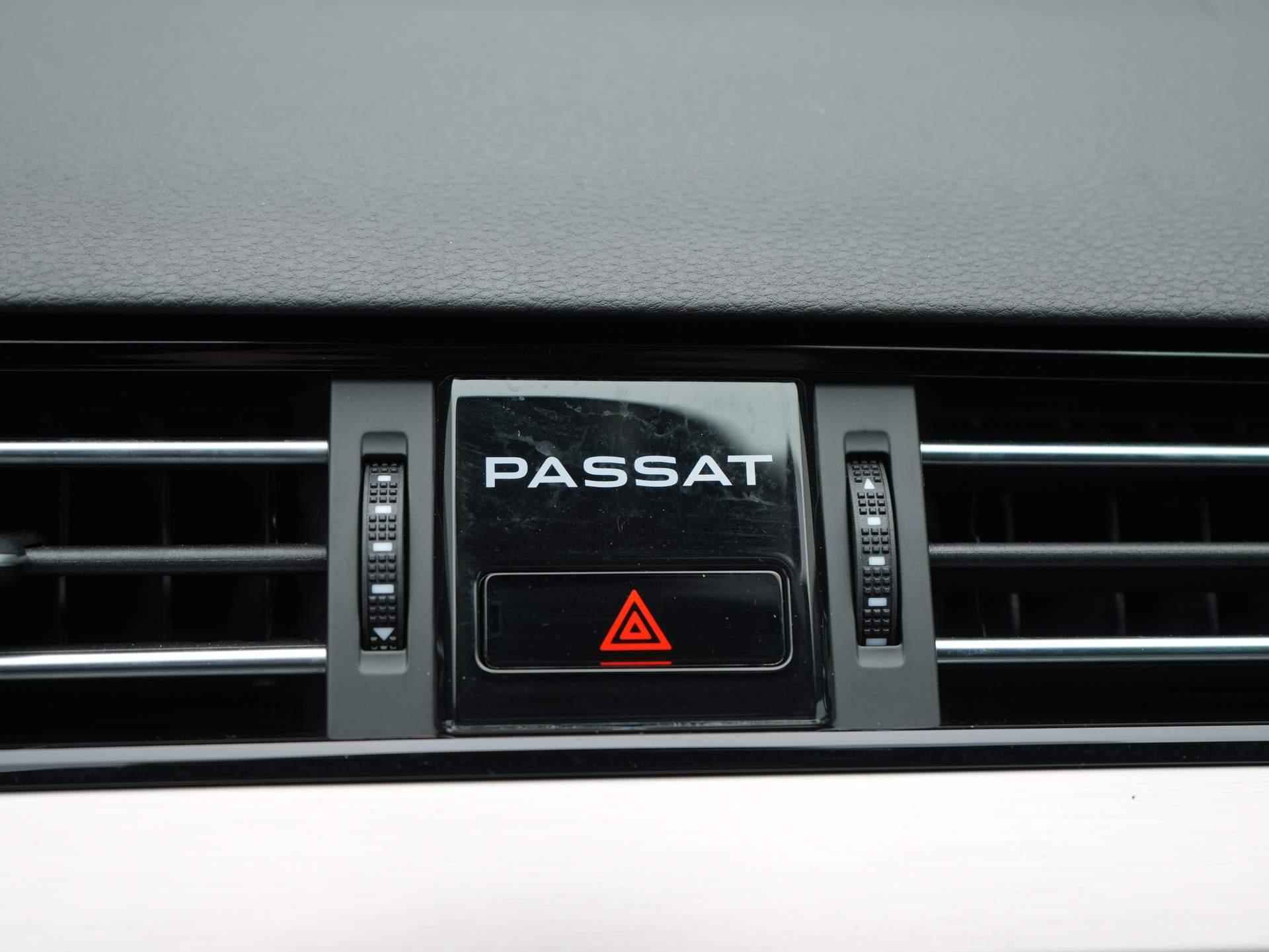 Volkswagen Passat Variant 1.5 TSI R-Line Business DSG / Panodak / Elek. Trekhaak / Leer / Harman-Kardon - 20/62