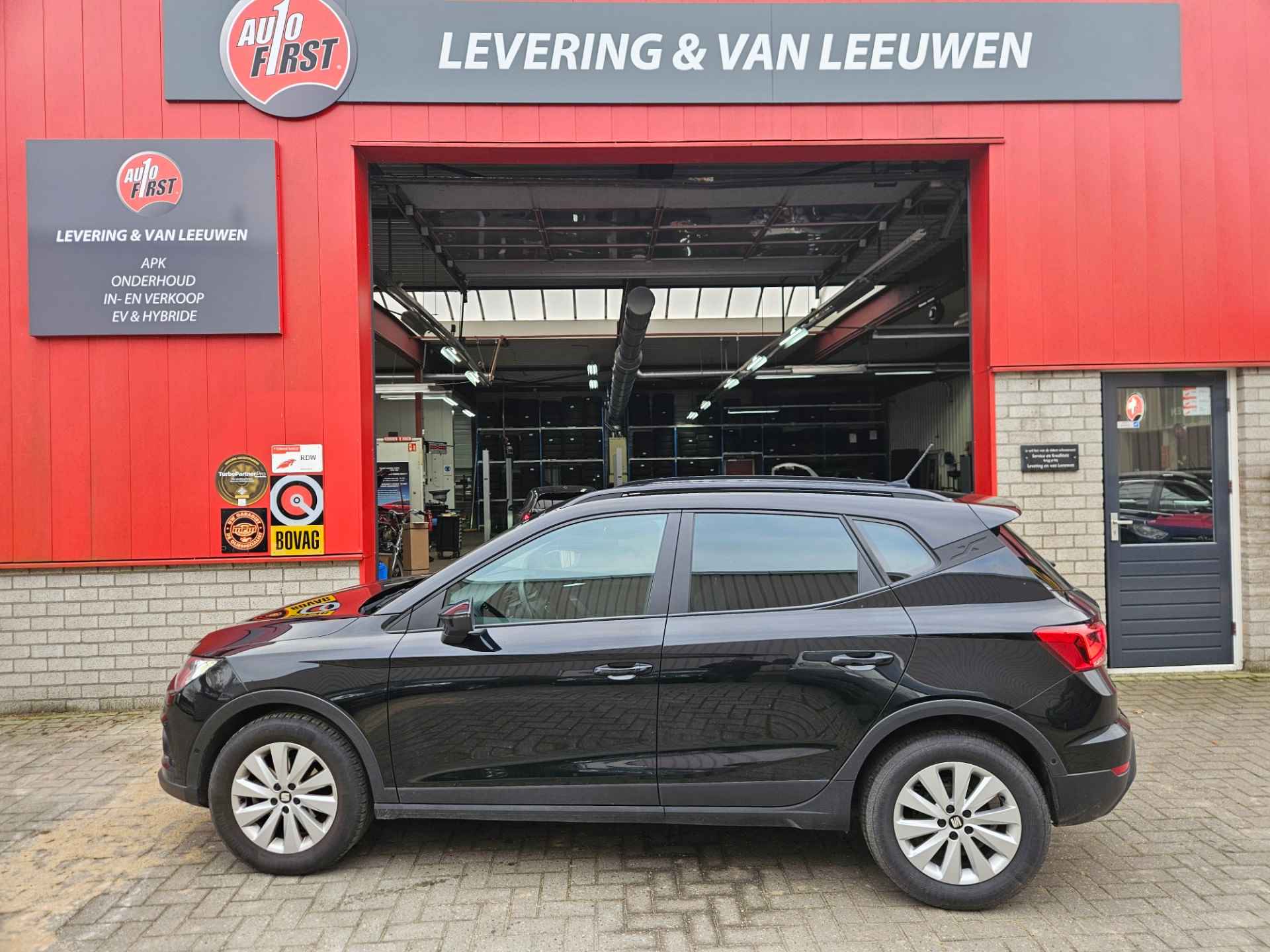 Seat Arona 1.0 TSI Style Business Intense Navigatie/ Parkeersensoren V+A/ Cruise control/ Rijklaarprijs! - 2/27