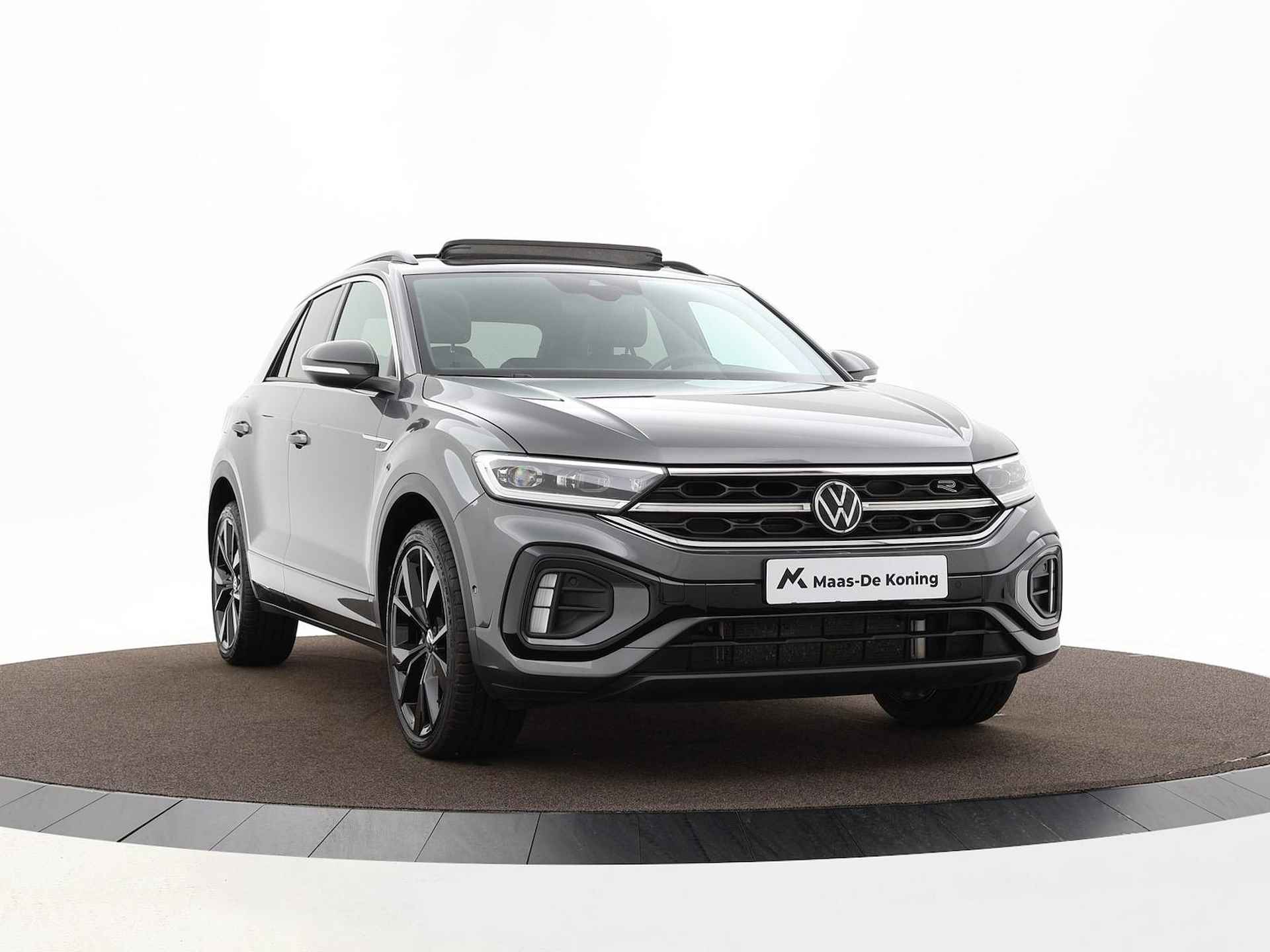 Volkswagen T-Roc 1.5 Tsi 150pk DSG R-Line · Panoramadak · Camera · Dodehoeksensor · IQ.Light · App-Connect · Keyless · 19'' Inch · - 42/55