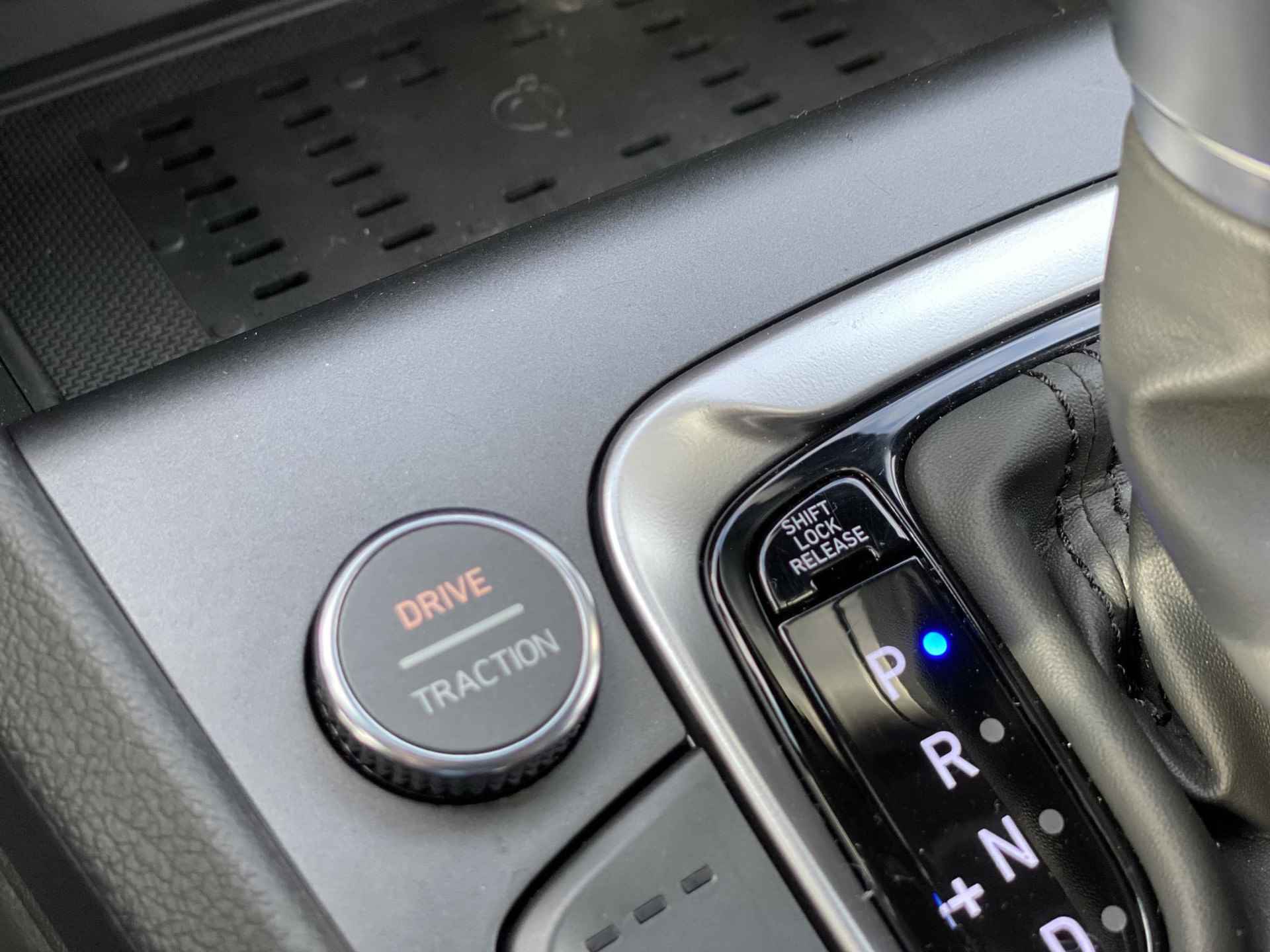 Hyundai Kona 1.0 T-GDI Automaat DCT Comfort || Apple & Android Multimedia | Camera | Climate control | Stoel & Stuurverwarming | Fabrieksgarantie tot 03-2028 || - 18/34