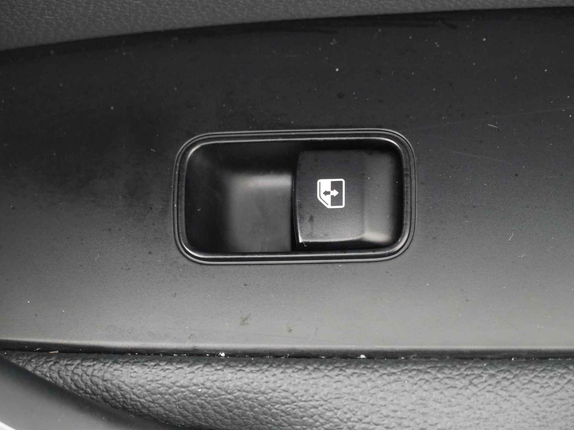 Kia ProCeed 1.6 T-GDi DCT7 GT 204PK automaat - Navigatie - LED koplampen - Apple Carplay/Android Auto - 18'' lichtmetalen velgen - Fabrieksgarantie tot 08-2029 - 45/53