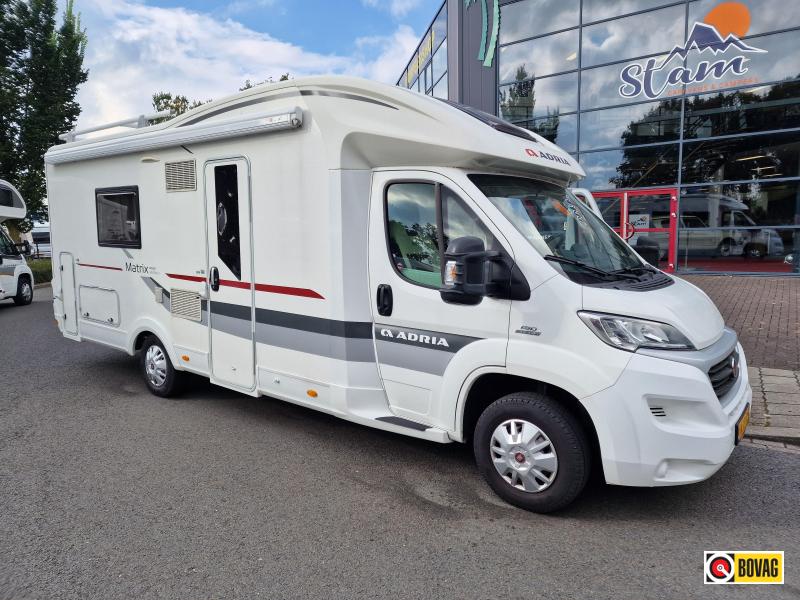 Adria Matrix Plus  670 SLT lage enkele bedde