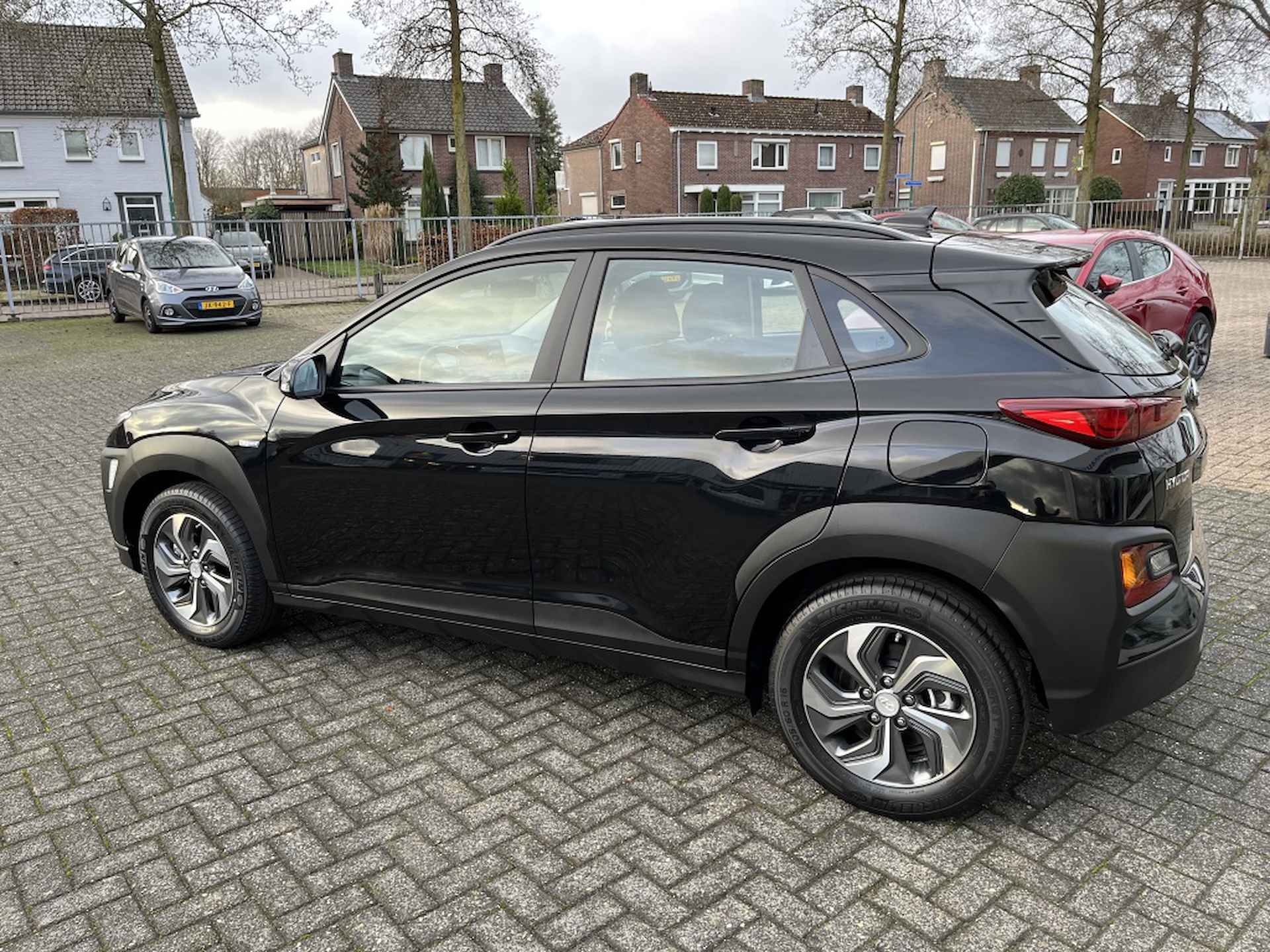 Hyundai Kona 1.6 GDI HEV Comf Smart | Apple carplay | Navi | Camera | Trekhaa - 7/25