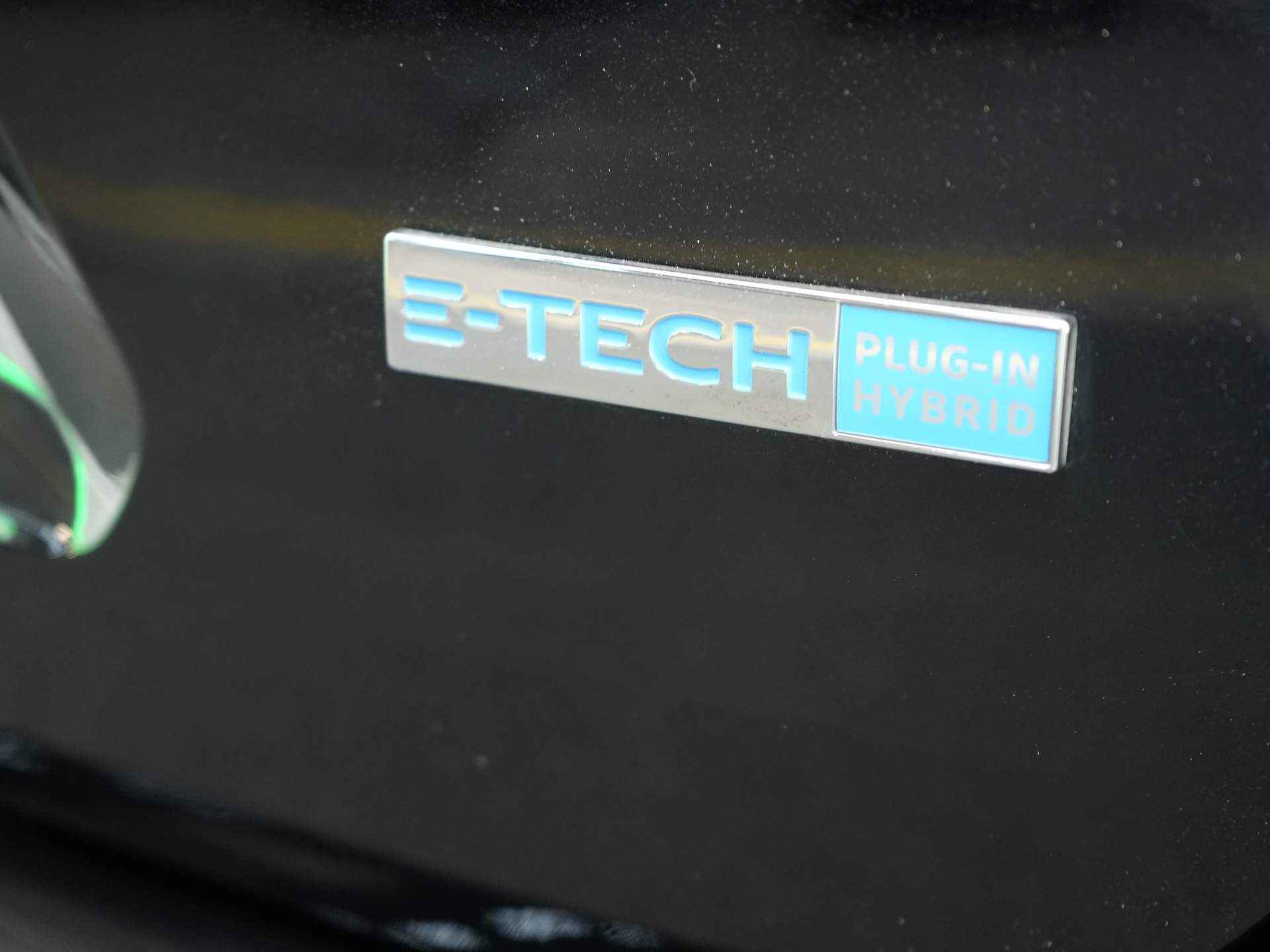 Renault Mégane Estate 1.6 E-Tech Plug-In Hybrid 160 Intens - Automaat - All seasonbanden - Bose Premium Audio - 27/29