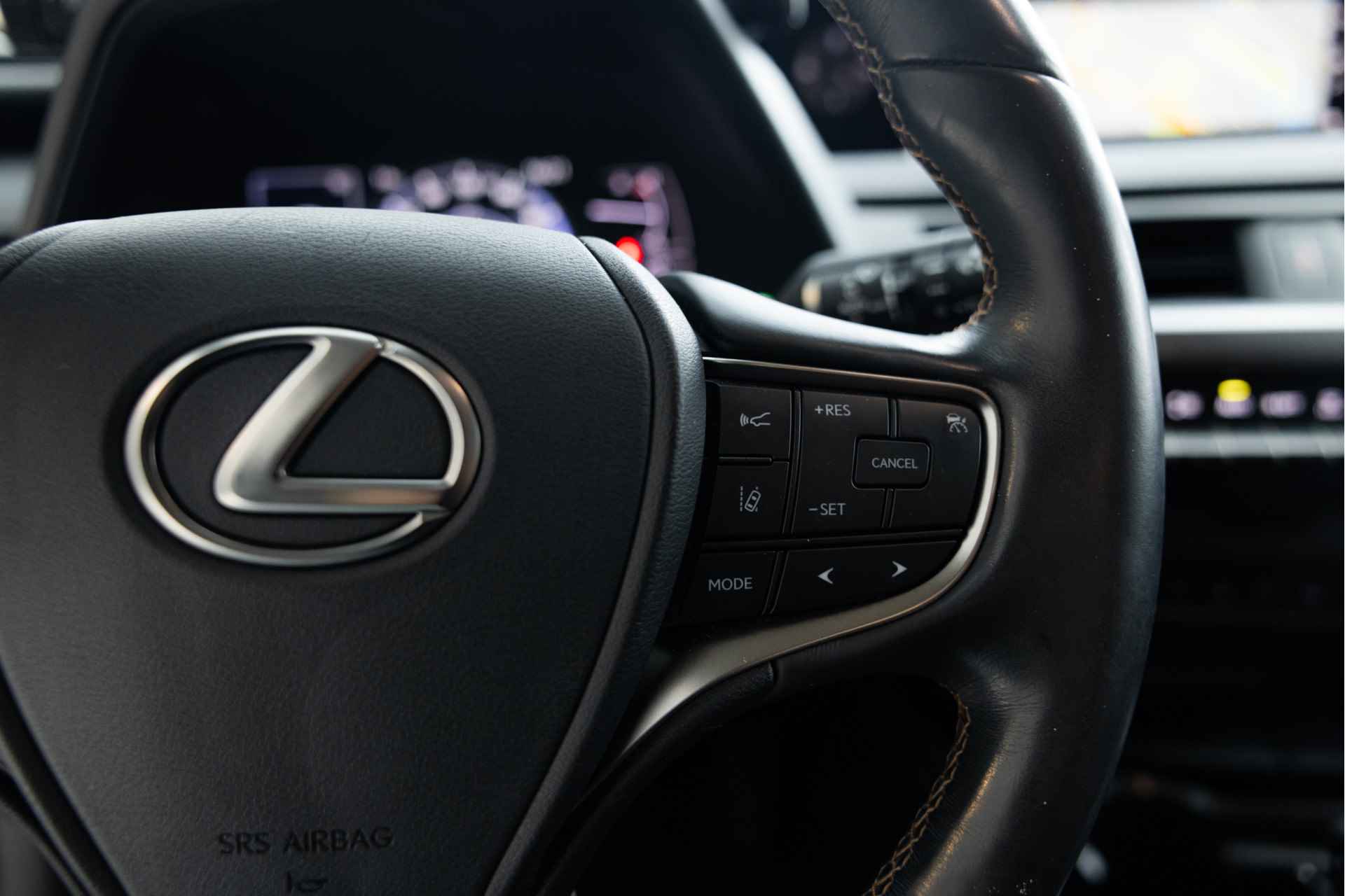 Lexus UX 250h Executive Line Limited | Mark Levinson | Stoelverwarming & Koeling | President Pack | - 19/53