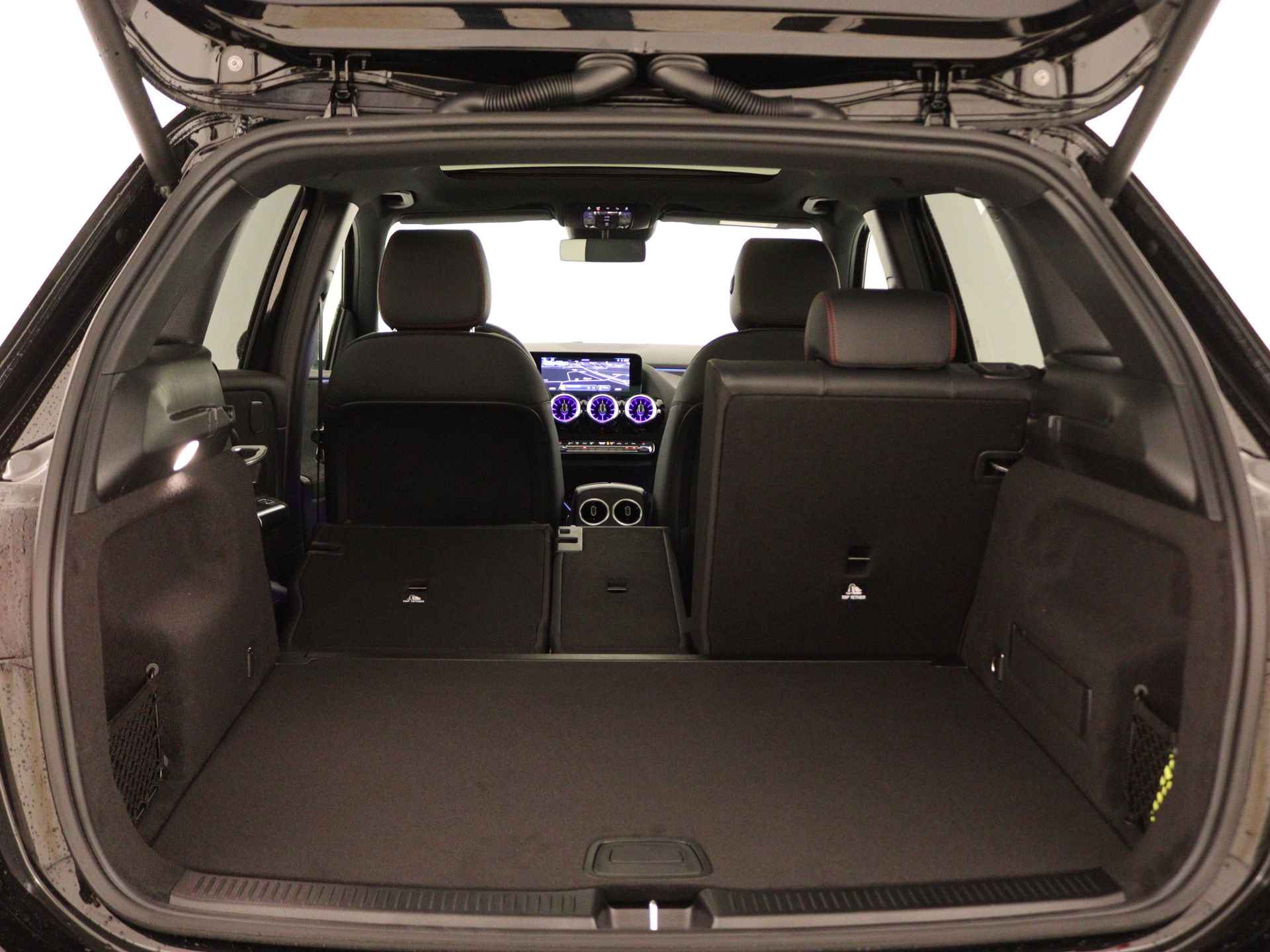 Mercedes-Benz B-Klasse 180 AMG Line | Premium pakket | Panorama-schuifdak | Bagageruimtepakket | (19 inch) multispaaks lichtmetalen AMG-velgen | Dodehoekassistent | Keyless-Go comfortpakket | Stoelverwarming vooraan | - 32/38