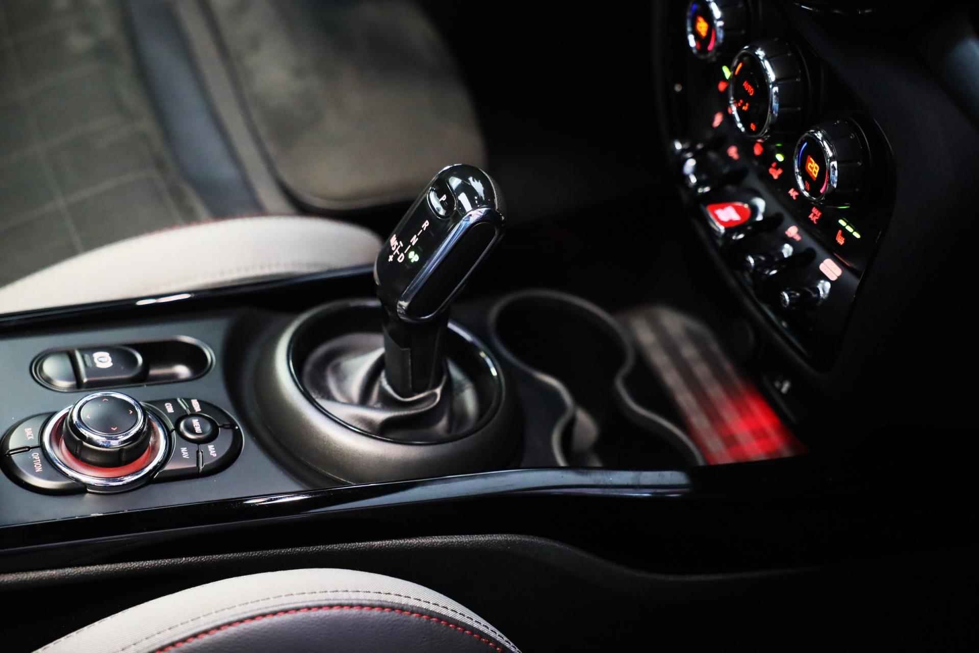 Mini Mini Clubman 1.5 Cooper John Cooper Works / AUT / Navi / Digital Cockpit / CC / JCW Int / Open Pano / Led / Pdc / 19 Inch - 12/48