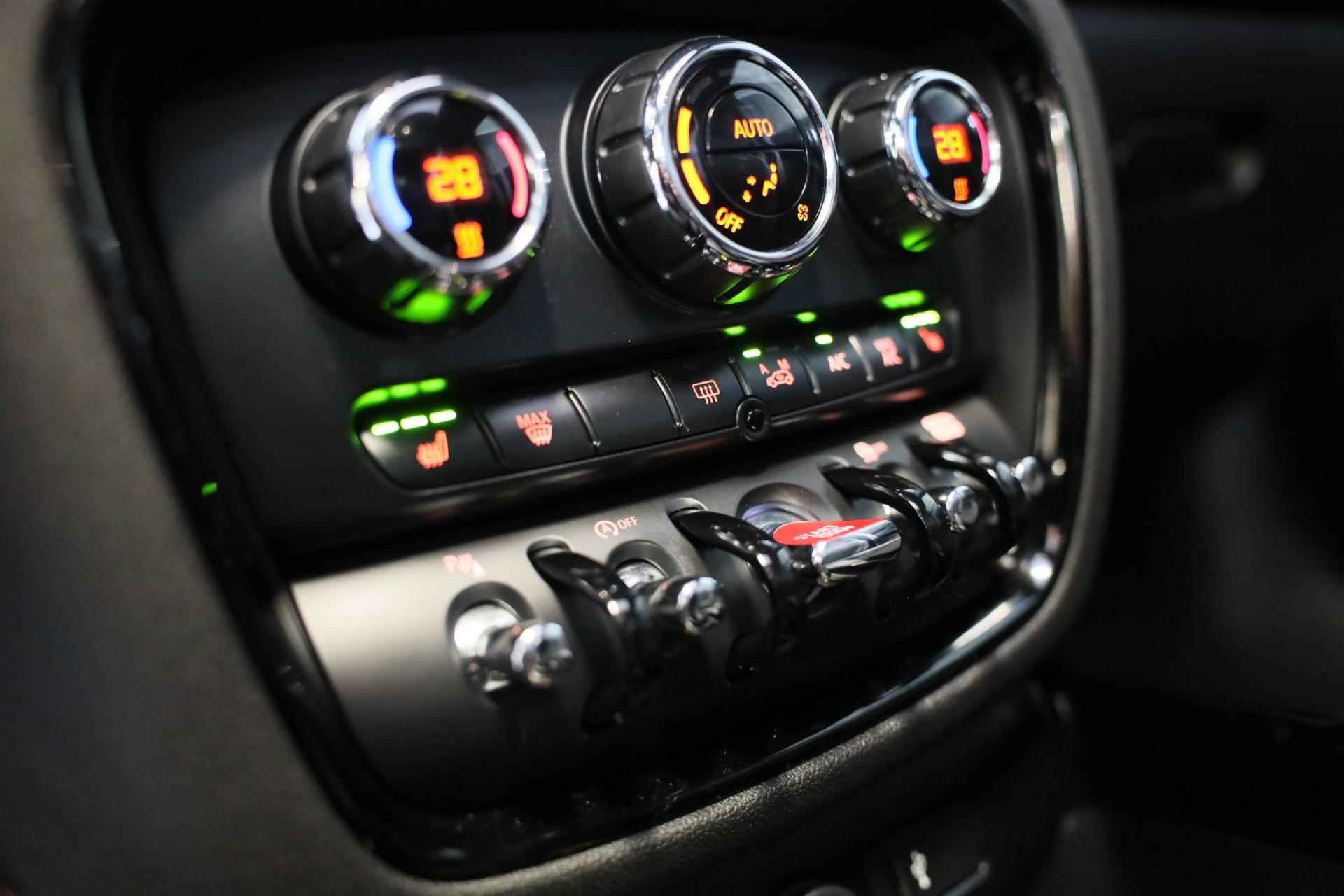 Mini Mini Clubman 1.5 Cooper John Cooper Works / AUT / Navi / Digital Cockpit / CC / JCW Int / Open Pano / Led / Pdc / 19 Inch - 18/48