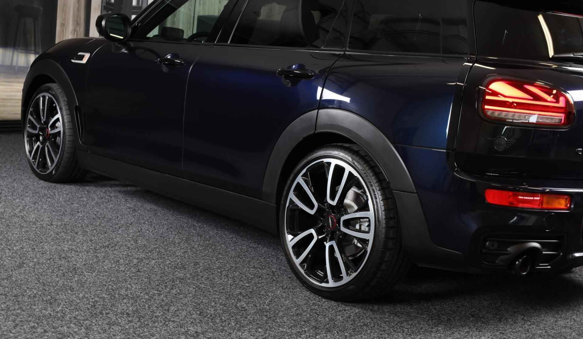 Mini Mini Clubman 1.5 Cooper John Cooper Works / AUT / Navi / Digital Cockpit / CC / JCW Int / Open Pano / Led / Pdc / 19 Inch - 36/48