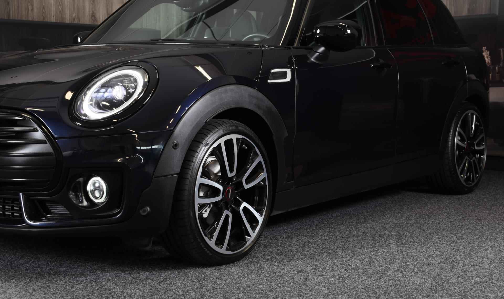 Mini Mini Clubman 1.5 Cooper John Cooper Works / AUT / Navi / Digital Cockpit / CC / JCW Int / Open Pano / Led / Pdc / 19 Inch - 46/48