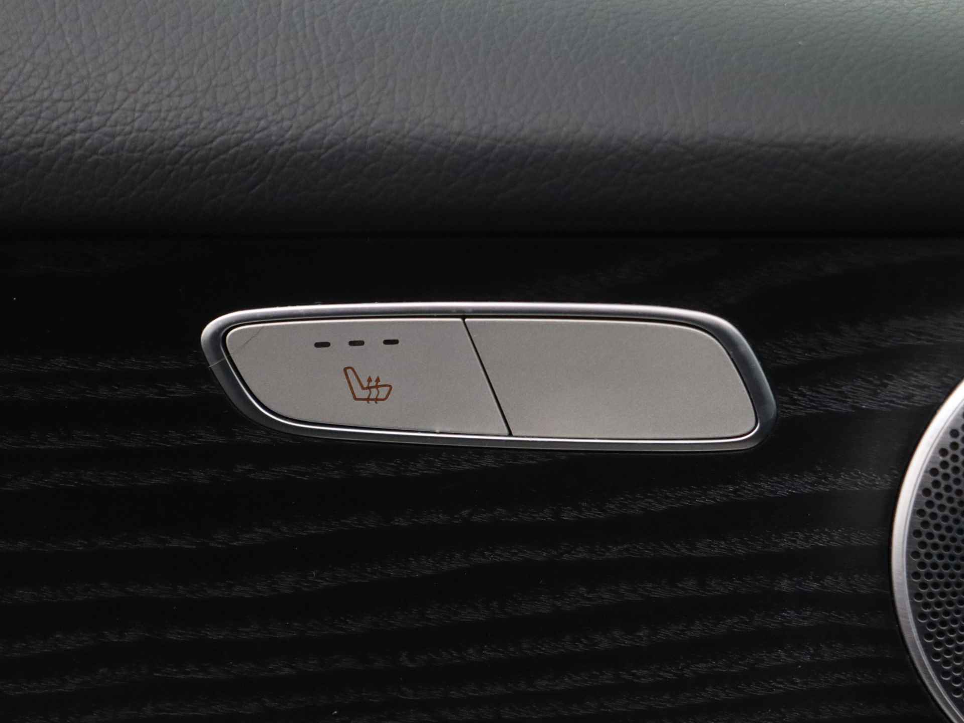 Mercedes-Benz GLC Coupé 250 4MATIC Edition 1 AMG | Schuifdak | Trekhaak | Cruise Control | Stoelverwarming | - 30/43