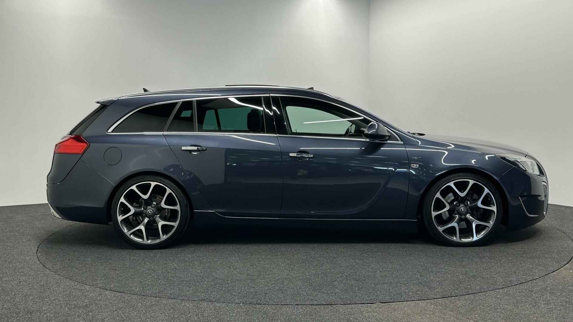 Opel Insignia Sports Tourer 2.8 T Executive 4x4 PANO 260 PK - 10/51