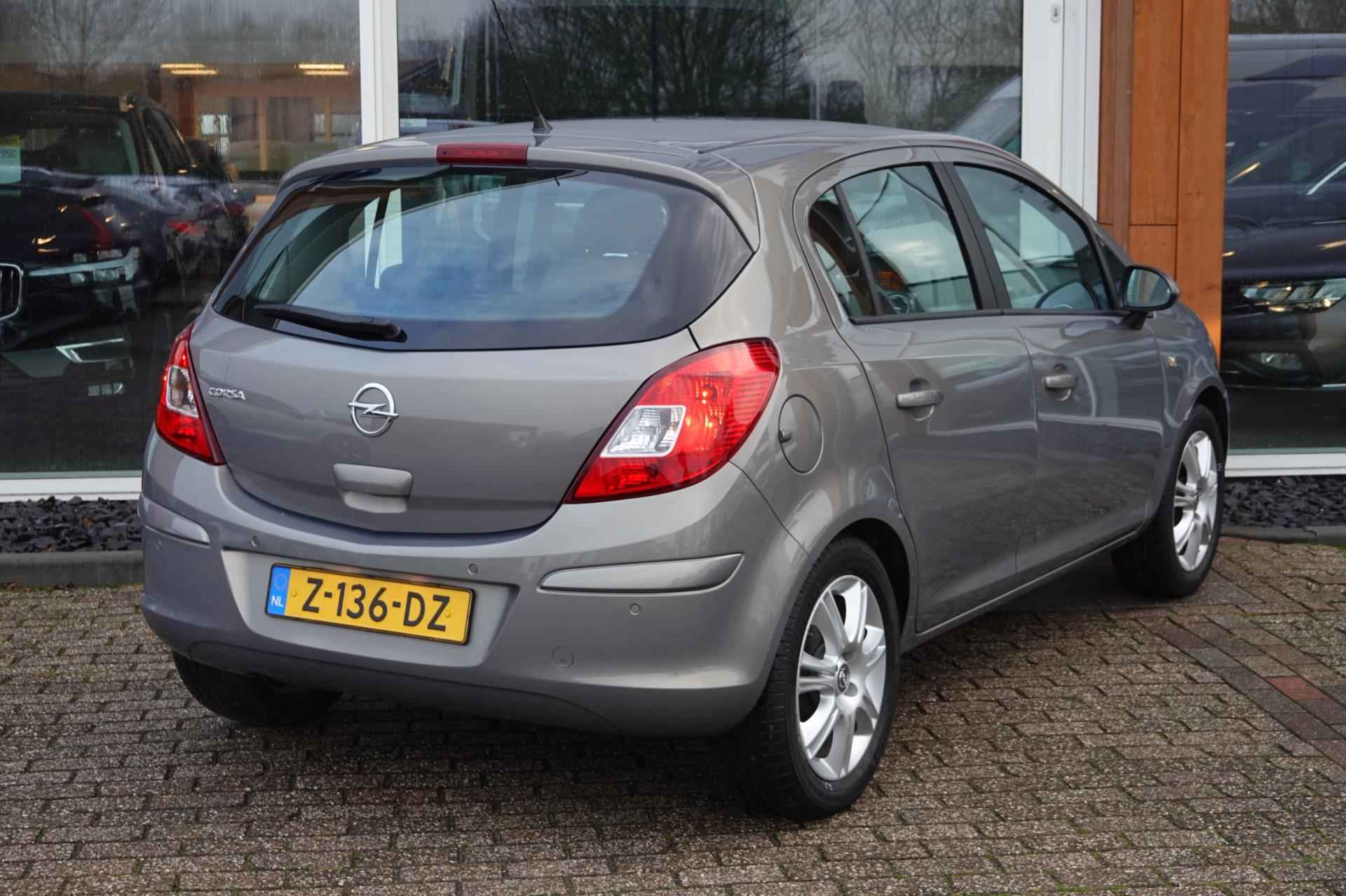 Opel Corsa 1.4-16V Cosmo - 4/34