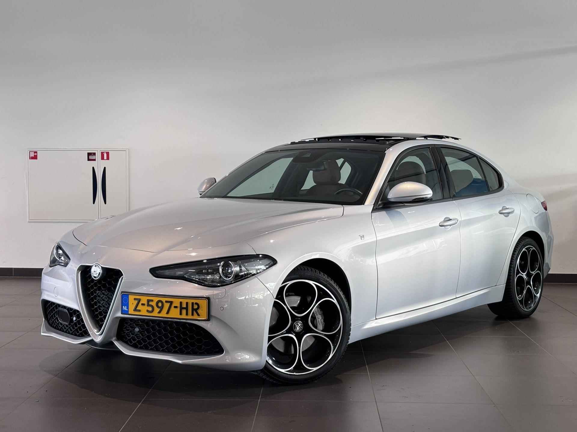 Alfa Romeo Giulia Veloce Ti 2.0 TURBO 280pk AWD AUTOMAAT | COGNAC LEDER | SCHUIF/KANTELDAK | NAVI | CAMERA | 19" LM-VELGEN - 3/75