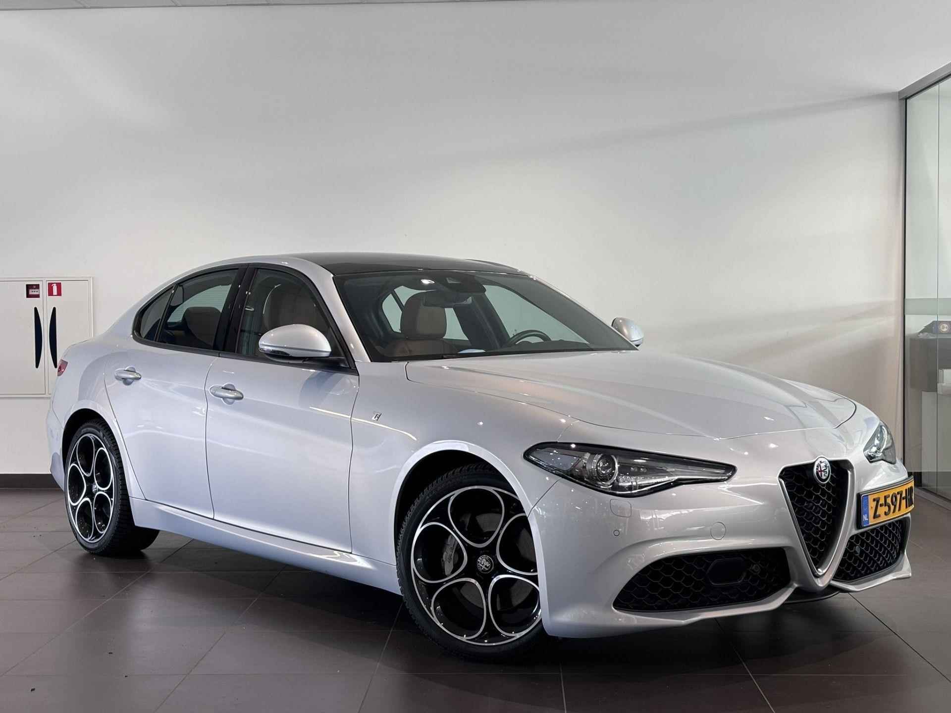 Alfa Romeo Giulia Veloce Ti 2.0 TURBO 280pk AWD AUTOMAAT | COGNAC LEDER | SCHUIF/KANTELDAK | NAVI | CAMERA | 19" LM-VELGEN - 5/75