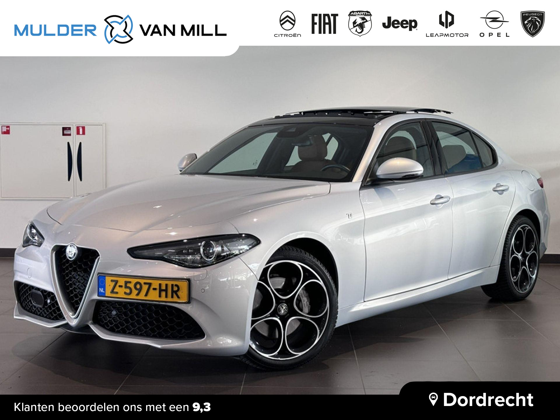 Alfa Romeo Giulia Veloce Ti 2.0 TURBO 280pk AWD AUTOMAAT | COGNAC LEDER | SCHUIF/KANTELDAK | NAVI | CAMERA | 19" LM-VELGEN