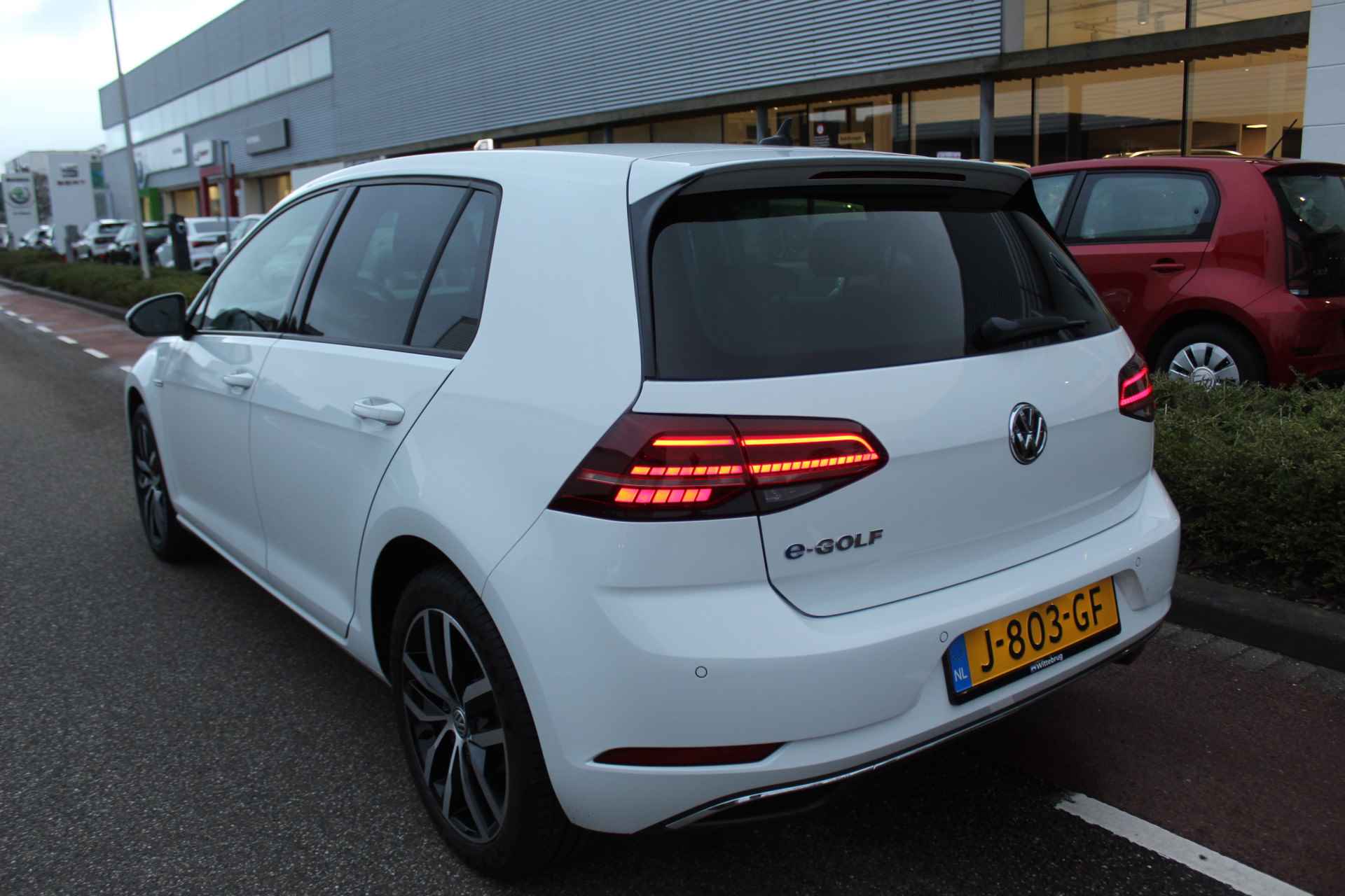 Volkswagen e-Golf E-DITION / NAVI / APP.Connect / CAMERA / WARMTEPOMP - 8/29