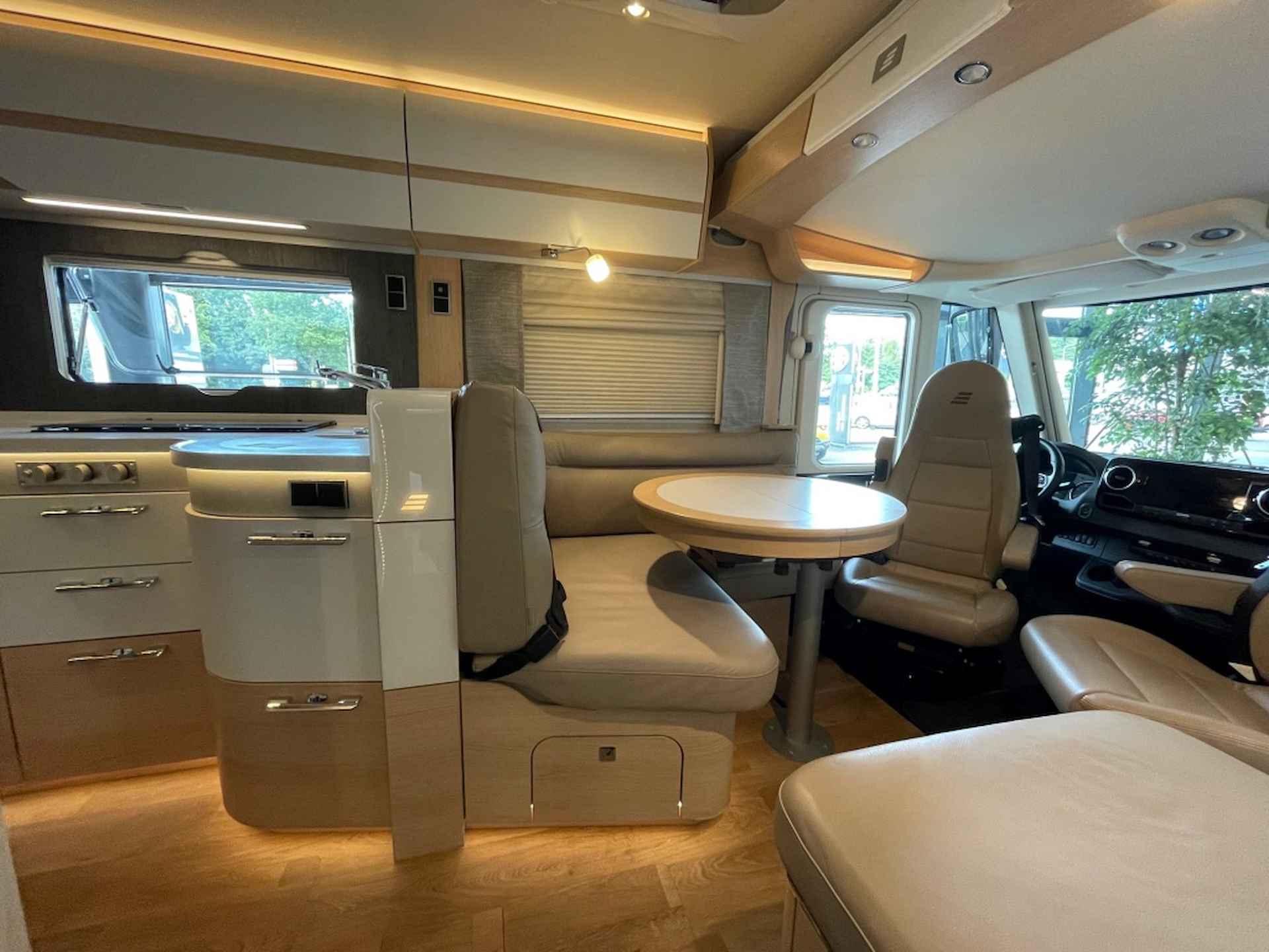 Hymer B880ML Automaat, incl. levelsysteem zo goed als nieuw! - 8/27