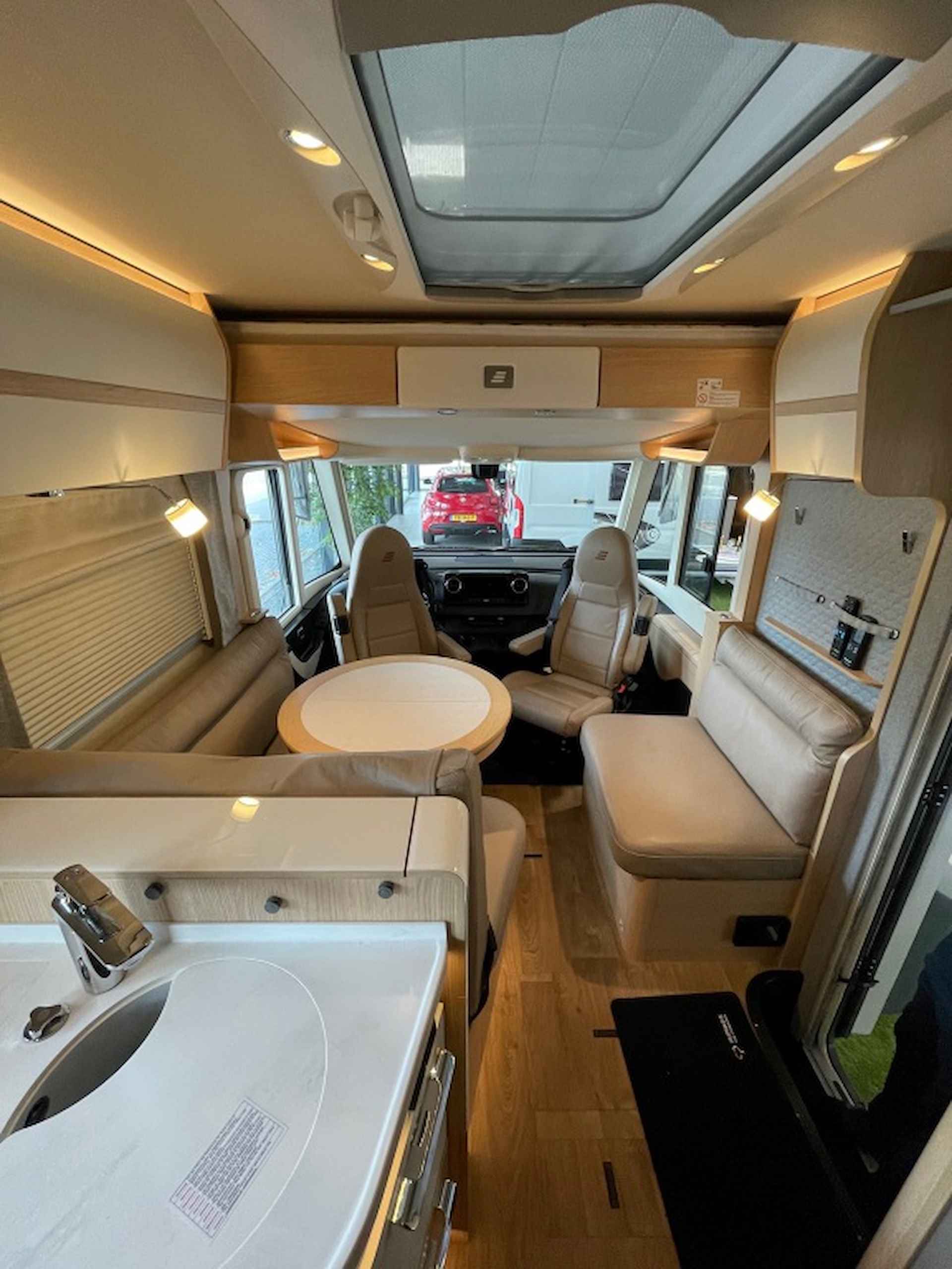 Hymer B880ML Automaat, incl. levelsysteem zo goed als nieuw! - 10/27