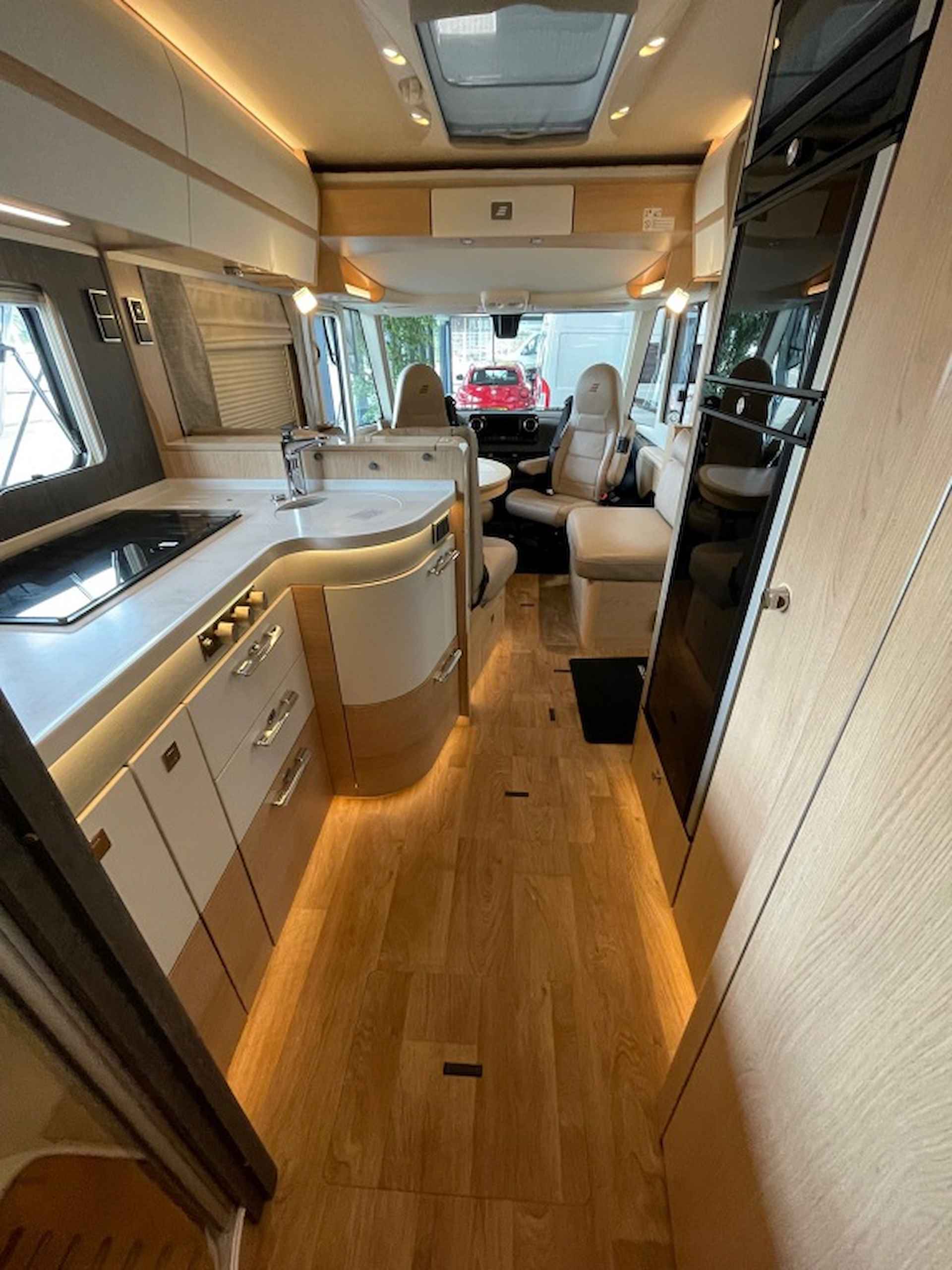 Hymer B880ML Automaat, incl. levelsysteem zo goed als nieuw! - 13/27