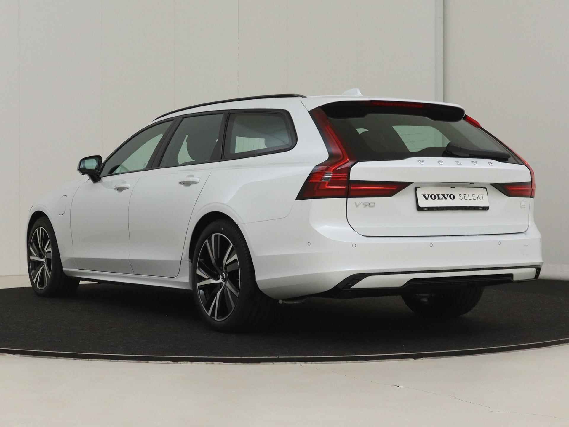 Volvo V90 T6 AUT8 350PK Ultimate Bright, 360 Graden Camera, Luchtvering, Bowers & Wilkins Audio, Adaptieve Cruise Control, Dodehoekdetectie Met Correctie, Navigatiesysteem, Panorama Dak, Electronic Climate Control, Standkachel, Verwarmbaar Stuurwiel, Parkeersensoren, Rijstrooksensor Met Correctie, Apple Carplay/Android Auto, Keyless Entry, Verwarmbare Voor- En Achterstoelen - 3/20