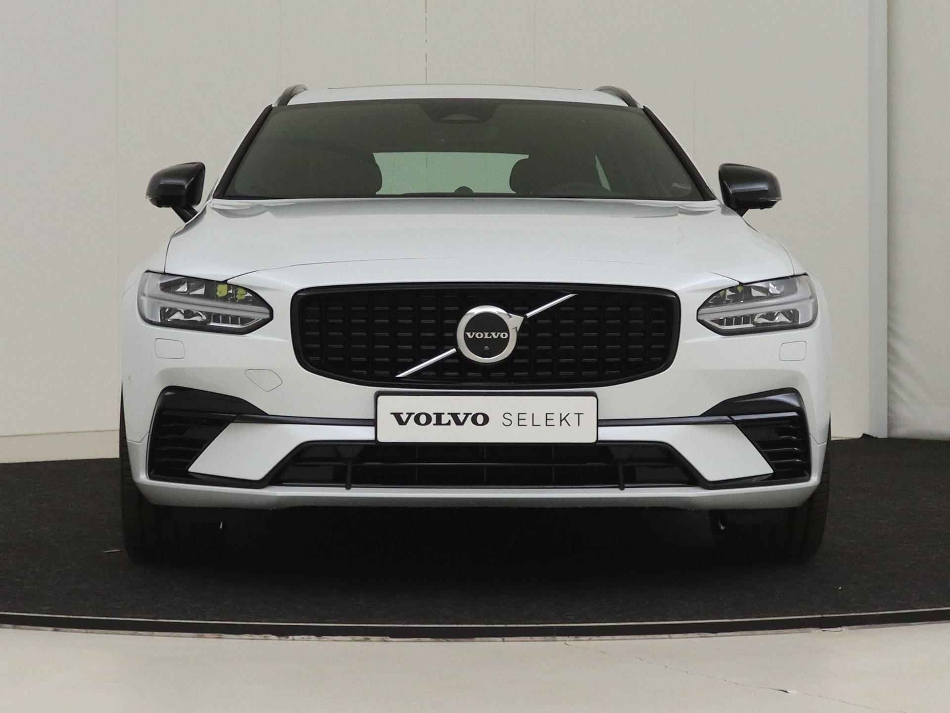 Volvo V90 T6 AUT8 350PK Ultimate Bright, 360 Graden Camera, Luchtvering, Bowers & Wilkins Audio, Adaptieve Cruise Control, Dodehoekdetectie Met Correctie, Navigatiesysteem, Panorama Dak, Electronic Climate Control, Standkachel, Verwarmbaar Stuurwiel, Parkeersensoren, Rijstrooksensor Met Correctie, Apple Carplay/Android Auto, Keyless Entry, Verwarmbare Voor- En Achterstoelen - 8/20