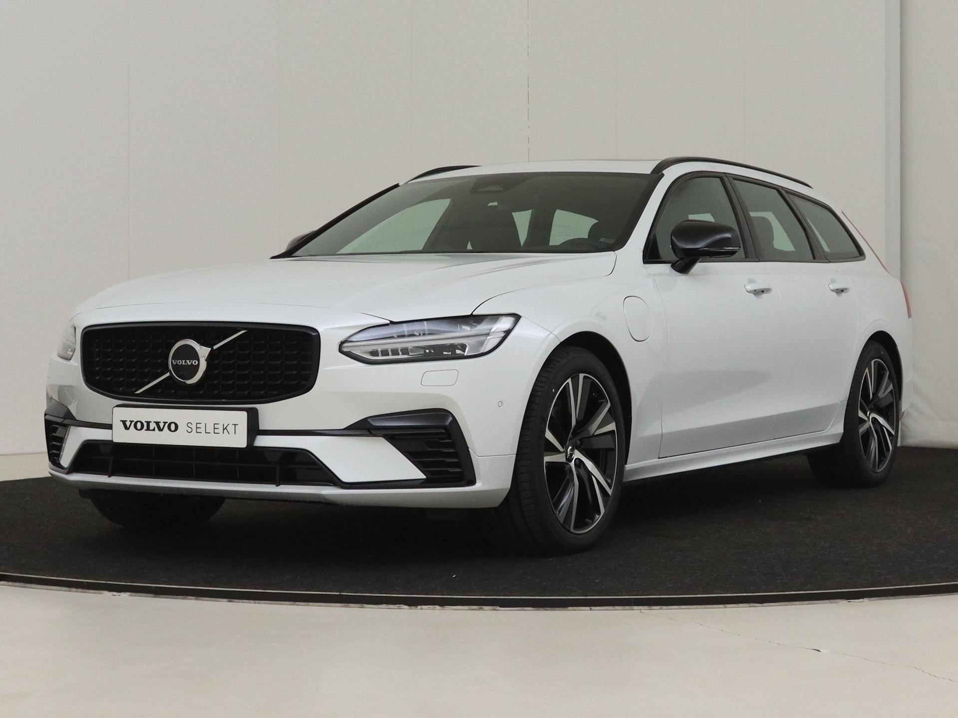 Volvo V90 T6 AUT8 350PK Ultimate Bright, 360 Graden Camera, Luchtvering, Bowers & Wilkins Audio, Adaptieve Cruise Control, Dodehoekdetectie Met Correctie, Navigatiesysteem, Panorama Dak, Electronic Climate Control, Standkachel, Verwarmbaar Stuurwiel, Parkeersensoren, Rijstrooksensor Met Correctie, Apple Carplay/Android Auto, Keyless Entry, Verwarmbare Voor- En Achterstoelen