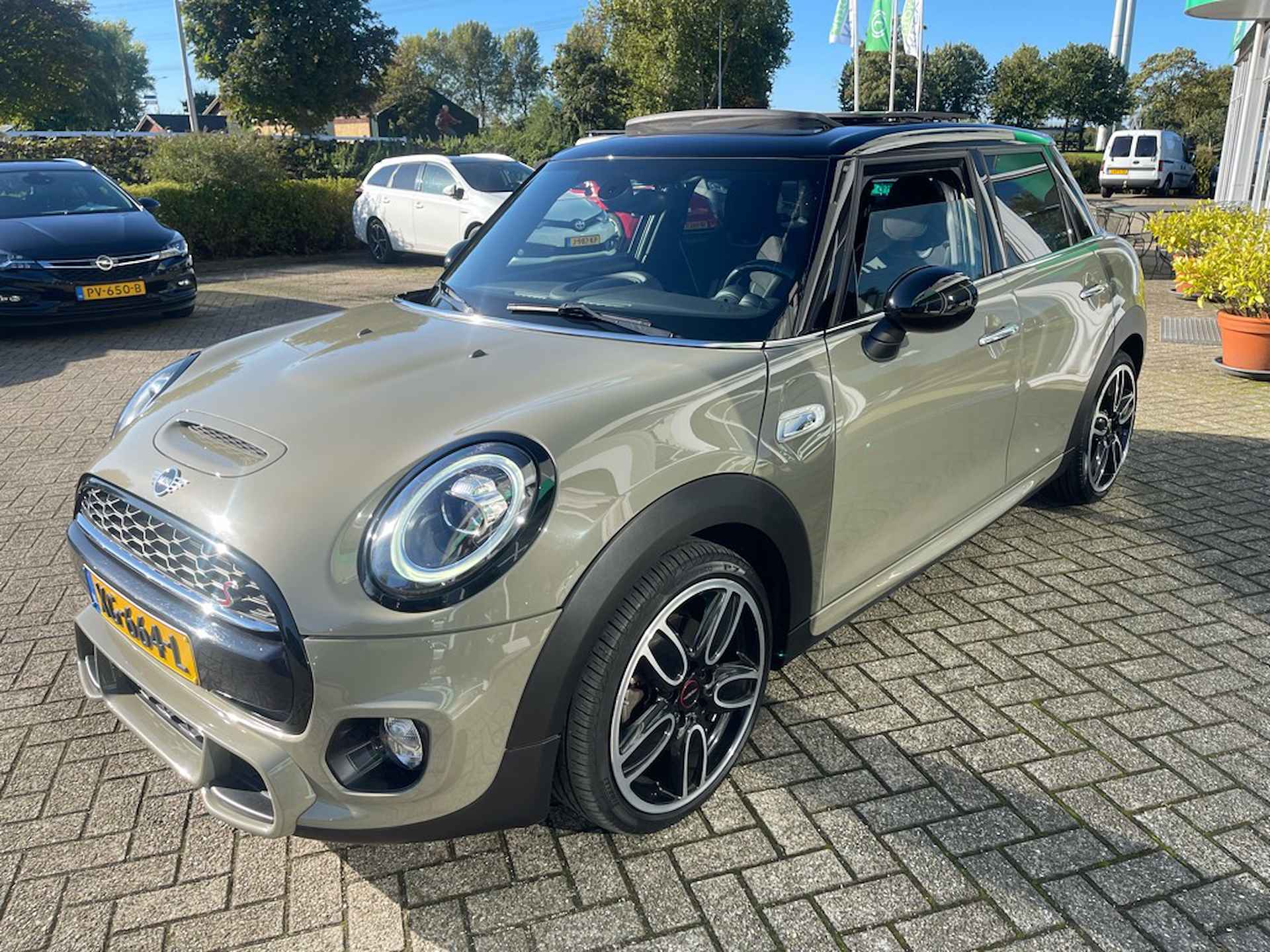 Mini Mini 2.0 Cooper S KB Ed. Aut, Carplay, Nav, Clima, - 2/31