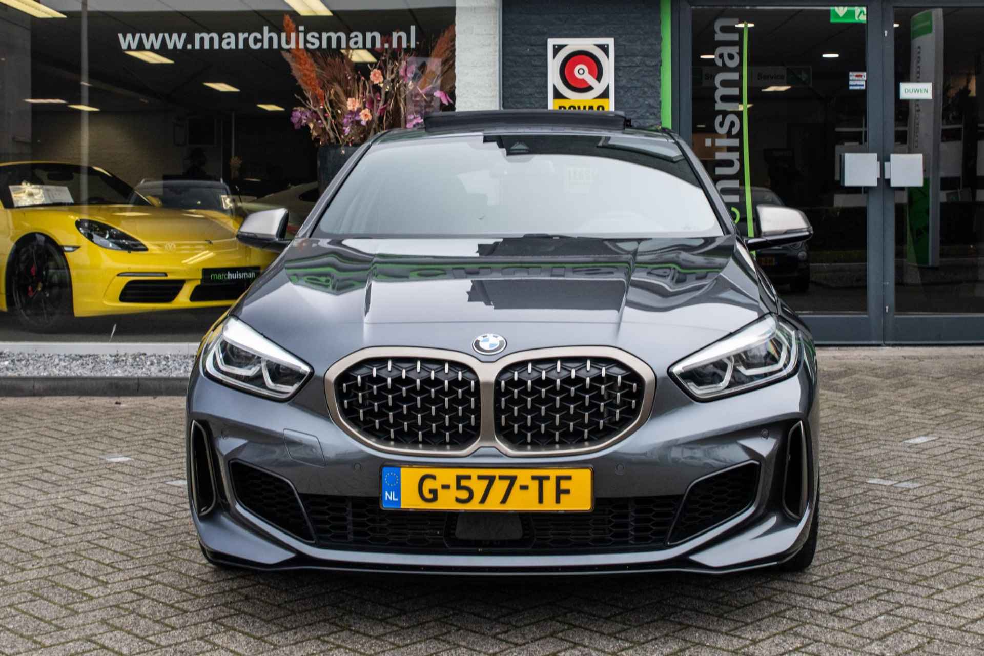 BMW 1-serie M135i xDrive High Executive / PANODAK / M-STOELEN / HARMAN KARDON - 4/55