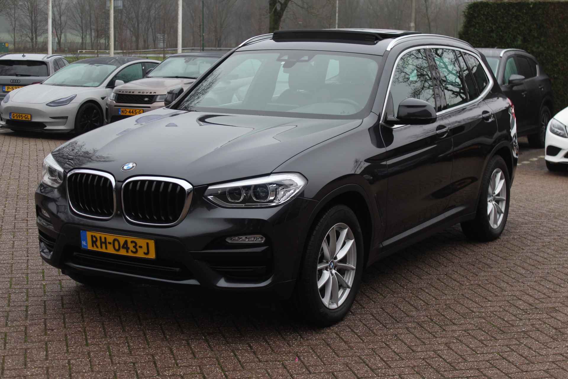 BMW X3 xDrive20d High Exe. / Trekhaak / Panoramadak / Camera / Leder / 18'' / Navigatie / Stoelverwarming / Cruise Control - 6/40