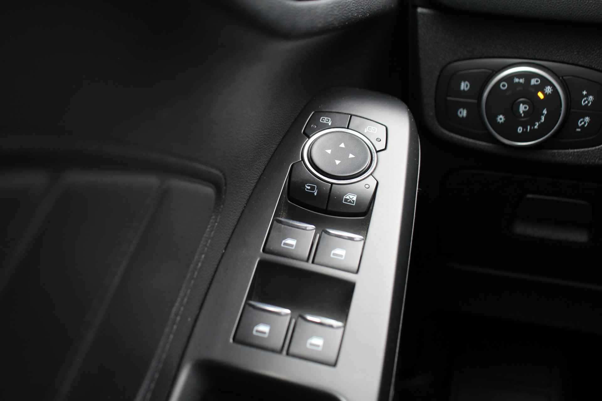 Ford Focus Wagon 1.0EB 125PK ST-LINE | Navigatie | Cruise | Parkeersensoren voor & achter | 17' | Apple Carplay - 12/27