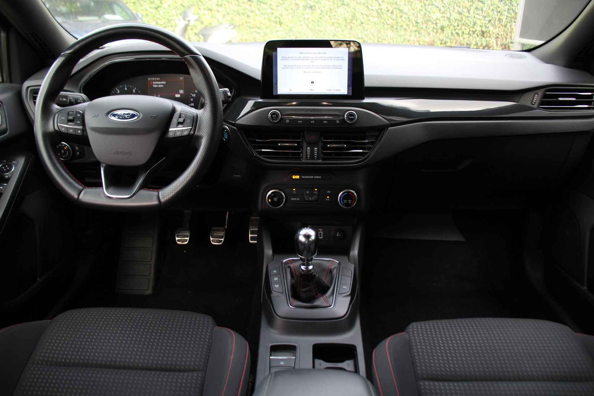 Ford Focus Wagon 1.0EB 125PK ST-LINE | Navigatie | Cruise | Parkeersensoren voor & achter | 17' | Apple Carplay - 15/27