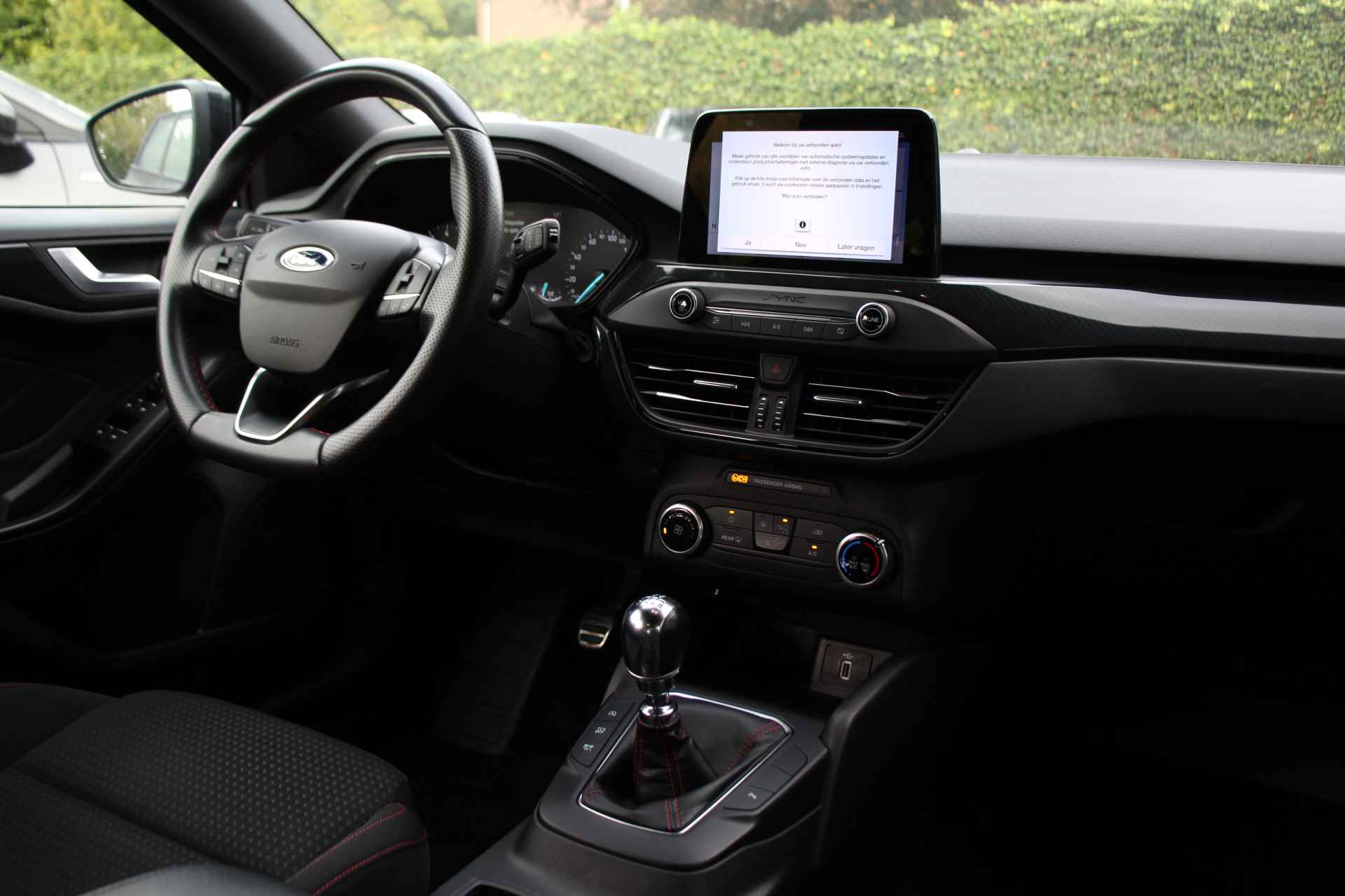 Ford Focus Wagon 1.0EB 125PK ST-LINE | Navigatie | Cruise | Parkeersensoren voor & achter | 17' | Apple Carplay - 16/27