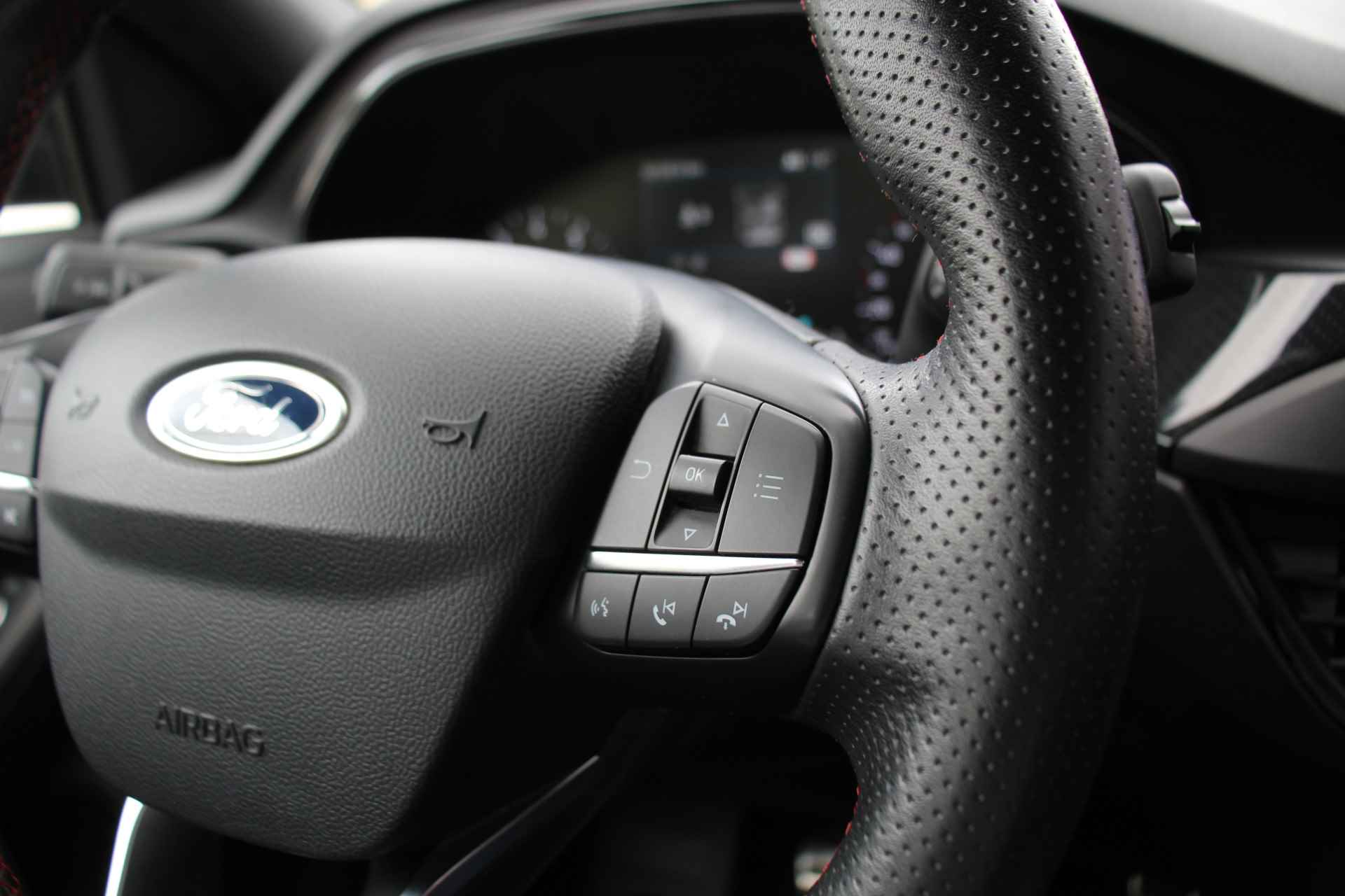 Ford Focus Wagon 1.0EB 125PK ST-LINE | Navigatie | Cruise | Parkeersensoren voor & achter | 17' | Apple Carplay - 17/27