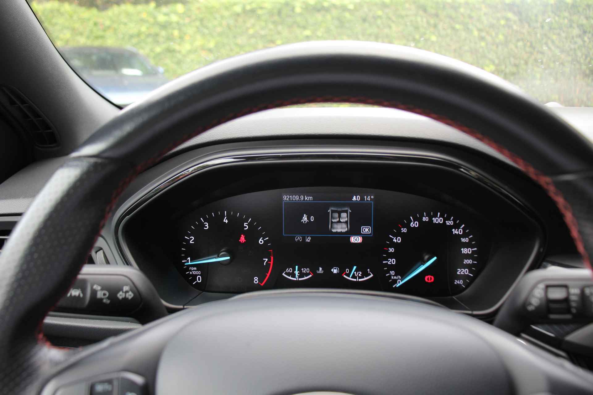 Ford Focus Wagon 1.0EB 125PK ST-LINE | Navigatie | Cruise | Parkeersensoren voor & achter | 17' | Apple Carplay - 18/27