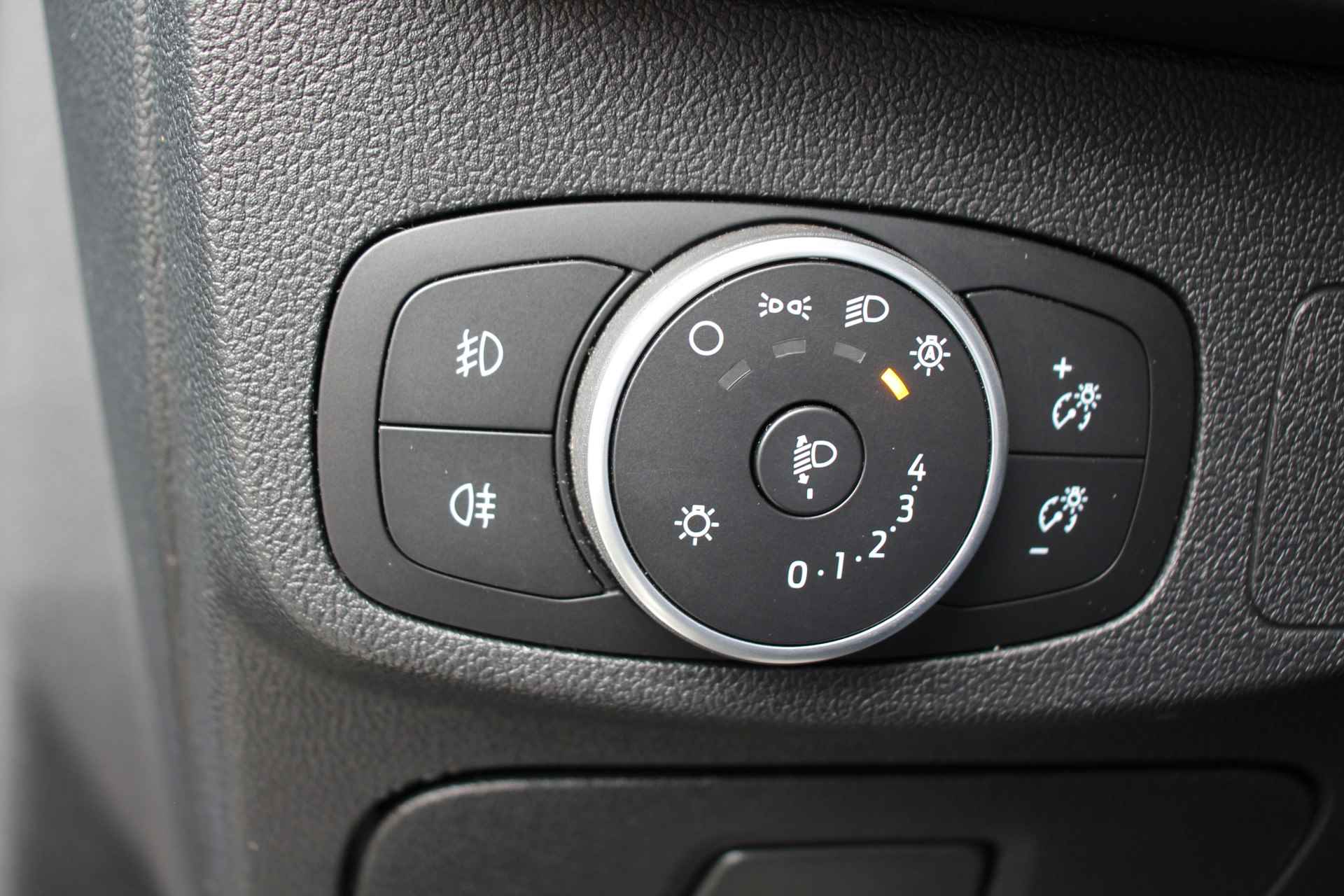 Ford Focus Wagon 1.0EB 125PK ST-LINE | Navigatie | Cruise | Parkeersensoren voor & achter | 17' | Apple Carplay - 26/27