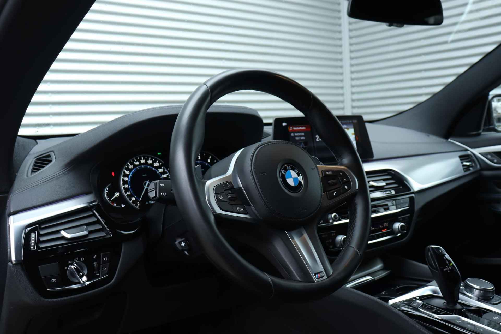 BMW 6 Serie Gran Turismo 630i | High Executive | M Sportpakket | Trekhaak | Parking Assistant Plus | Adaptive LED | 20''LMV - 40/43