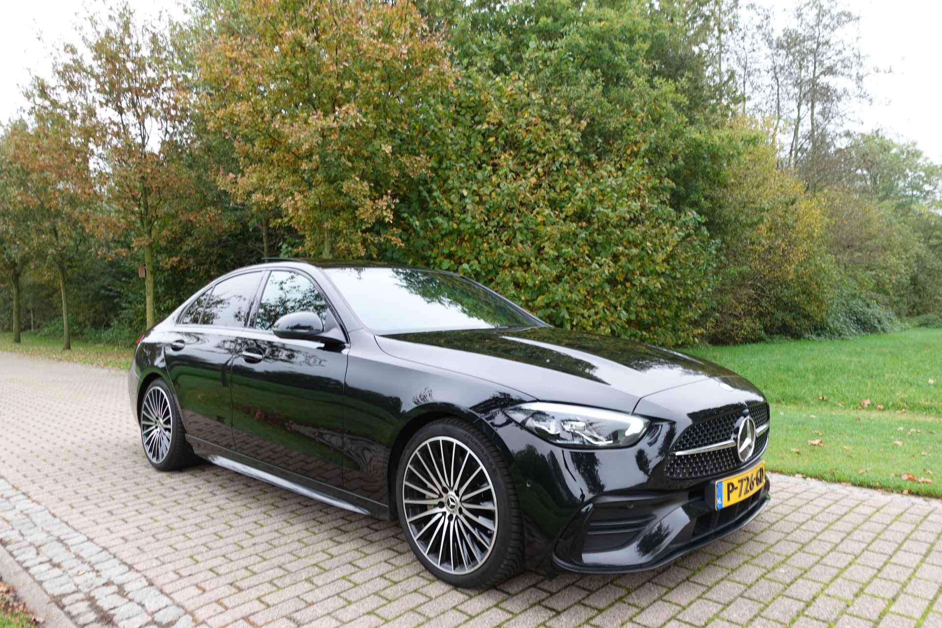 Mercedes-Benz C-Klasse 200 Launch Edition AMG Line 360 Camera Panorama dak Trekhaak Sfeerverlichting - 5/50