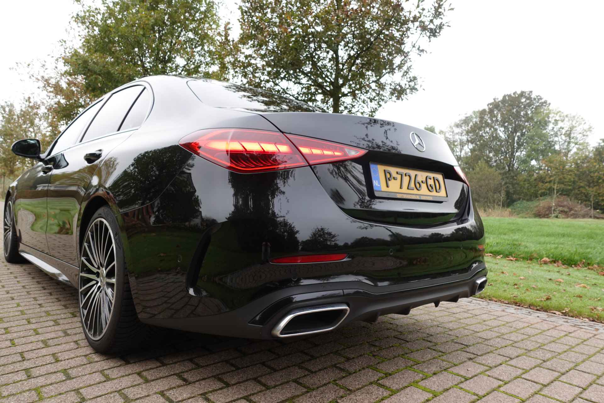 Mercedes-Benz C-Klasse 200 Launch Edition AMG Line 360 Camera Panorama dak Trekhaak Sfeerverlichting - 15/50