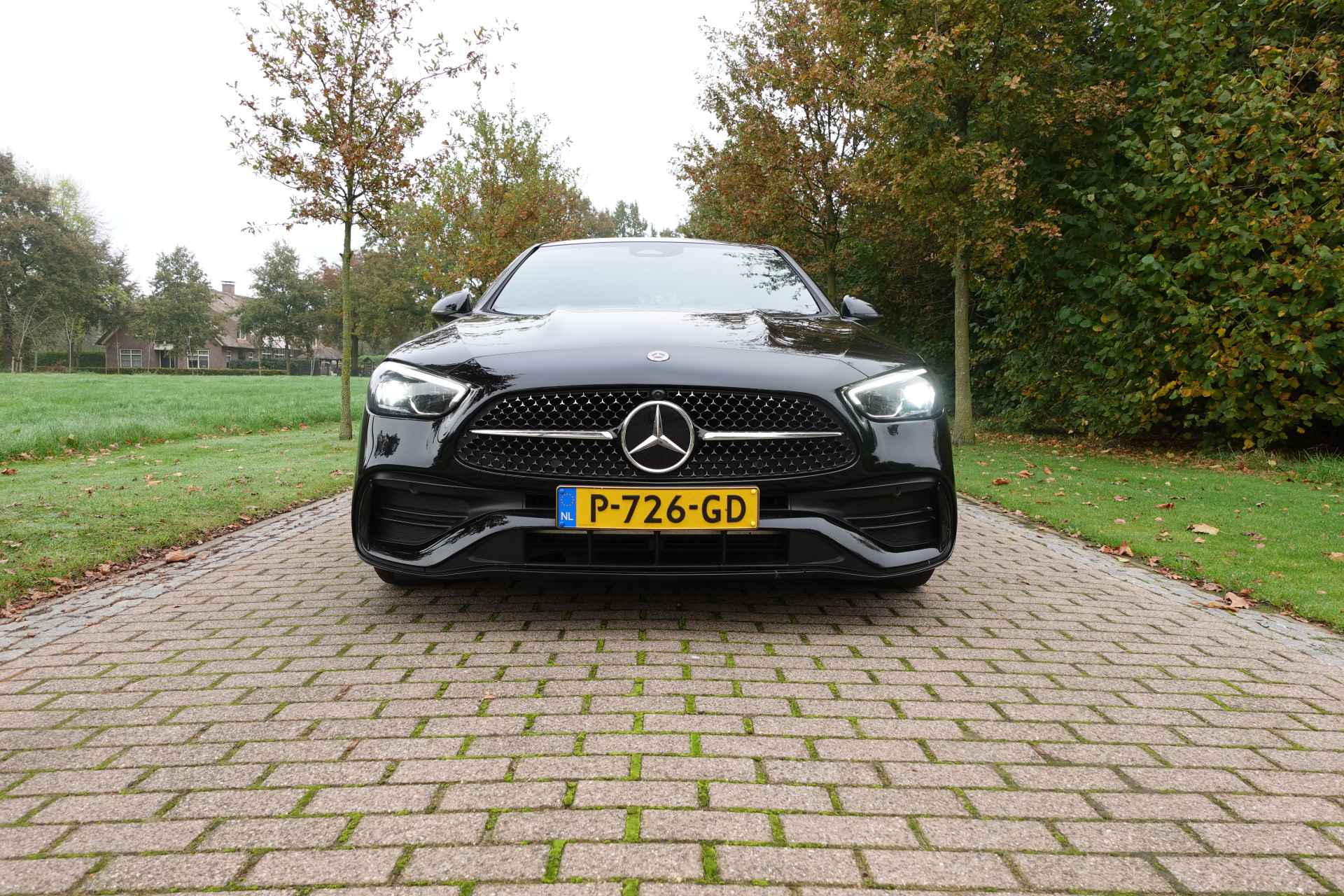 Mercedes-Benz C-Klasse 200 Launch Edition AMG Line 360 Camera Panorama dak Trekhaak Sfeerverlichting - 18/50