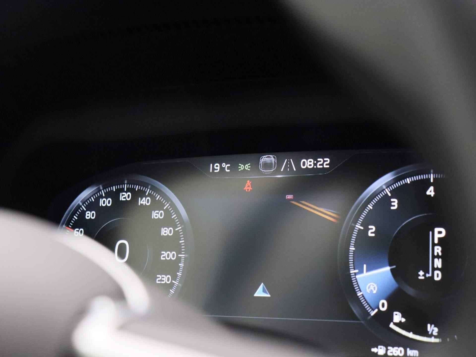 Volvo V60 2.0 T4 Aut. Momentum pro | Navigatie | Climate Control | PDC | LMV | LED | - 24/37