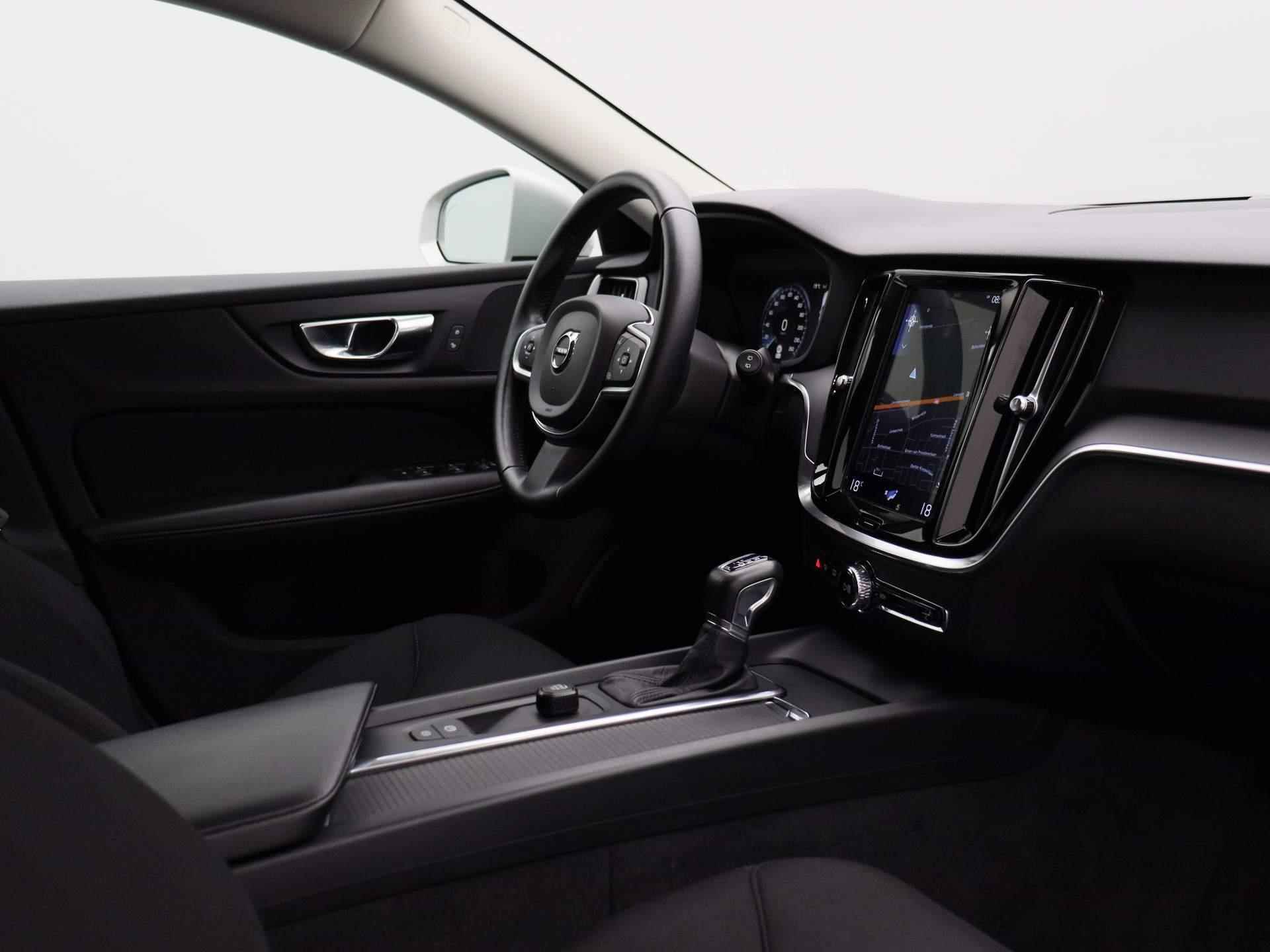 Volvo V60 2.0 T4 Aut. Momentum pro | Navigatie | Climate Control | PDC | LMV | LED | - 29/37