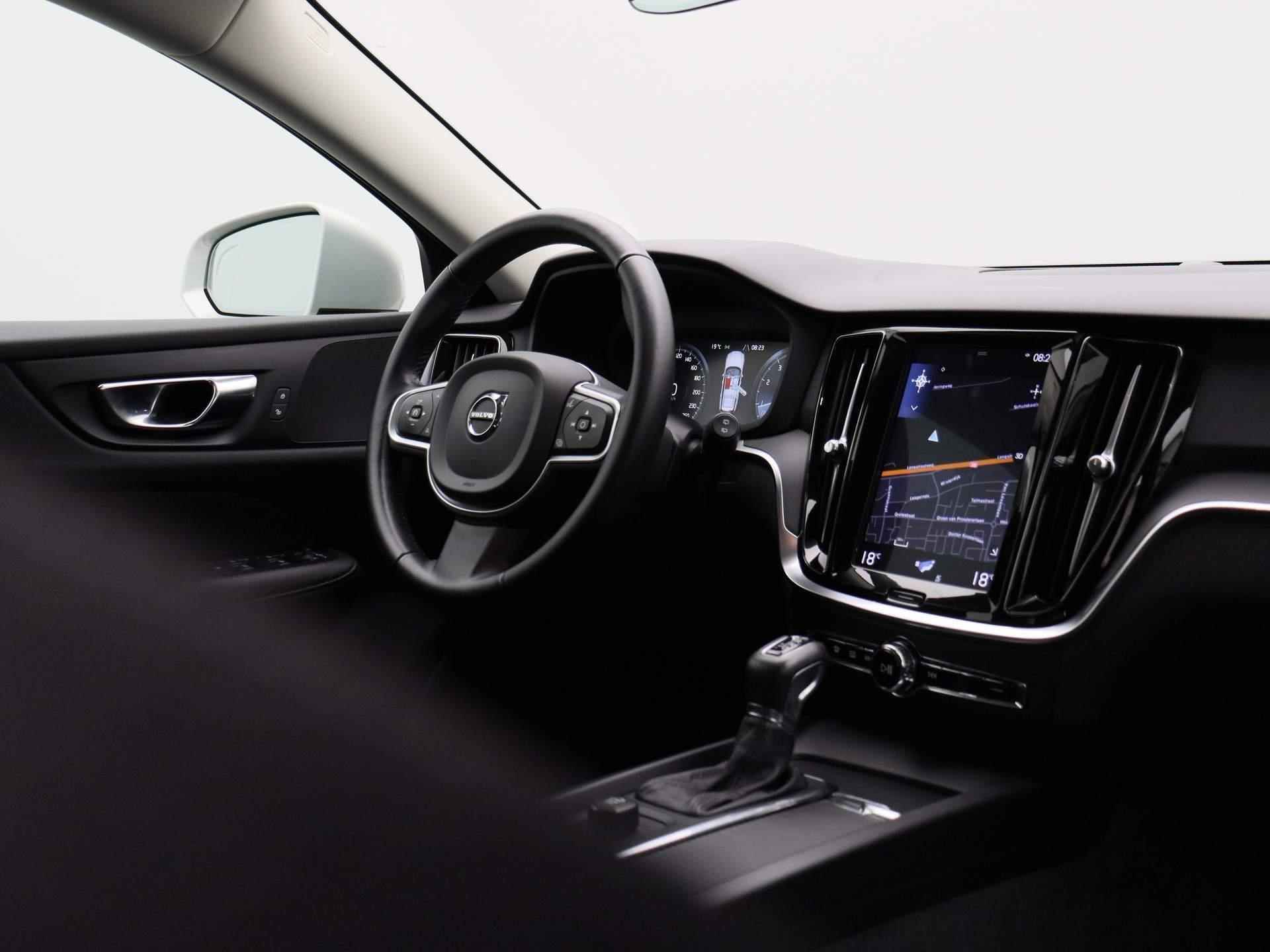 Volvo V60 2.0 T4 Aut. Momentum pro | Navigatie | Climate Control | PDC | LMV | LED | - 32/37
