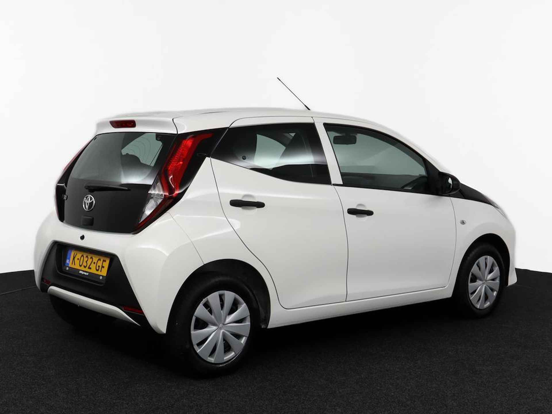 Toyota Aygo 1.0 VVT-i x-fun | Airco | Bluetooth | Reservewiel | - 2/40